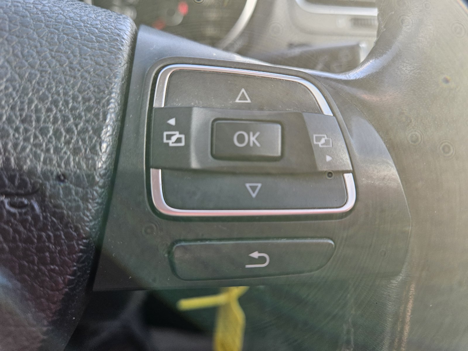 Volkswagen Golf - Image 19