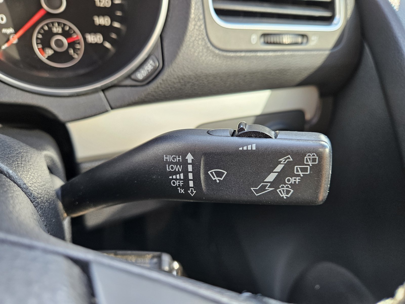 Volkswagen Golf - Image 20