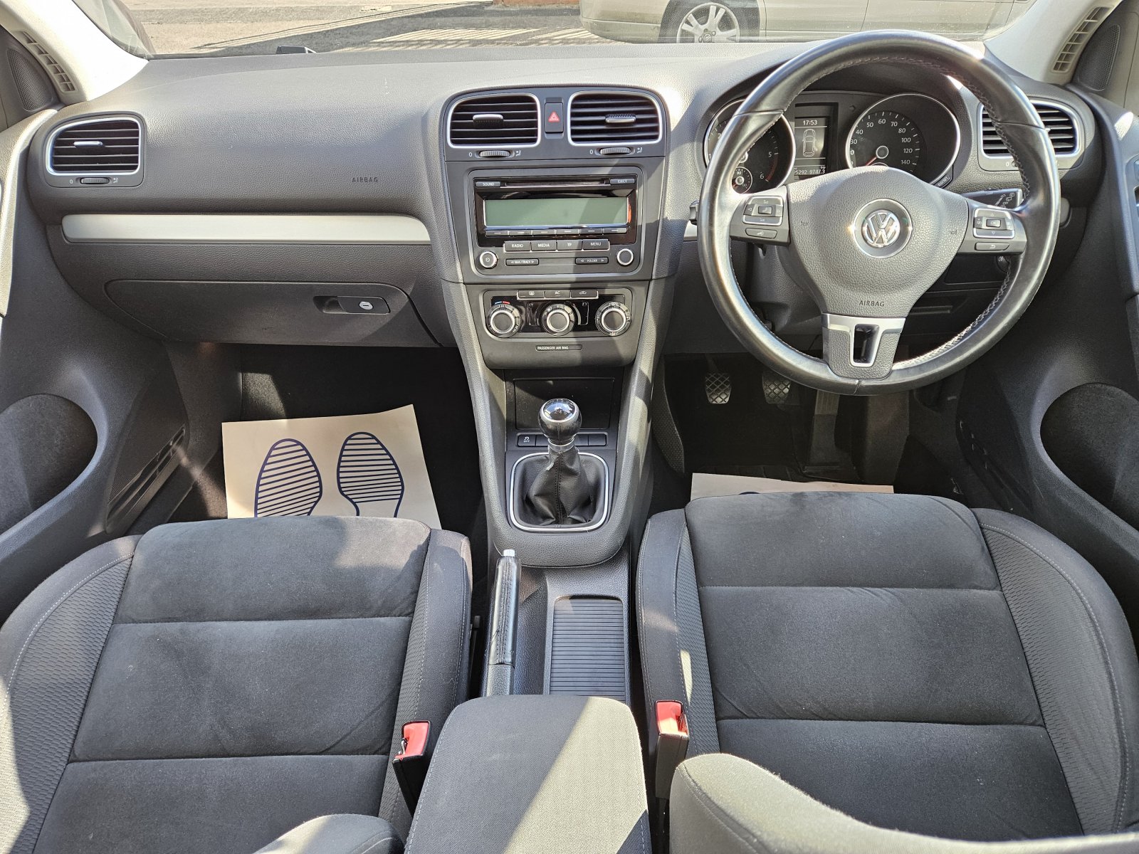 Volkswagen Golf - Image 10