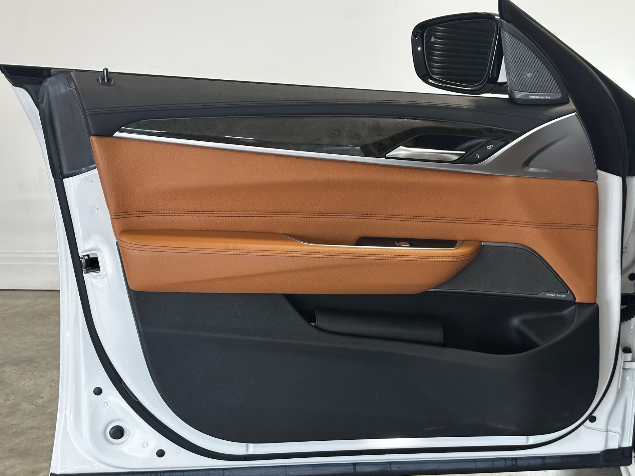 BMW 6 SERIES GRAN TURISMO - Image 18