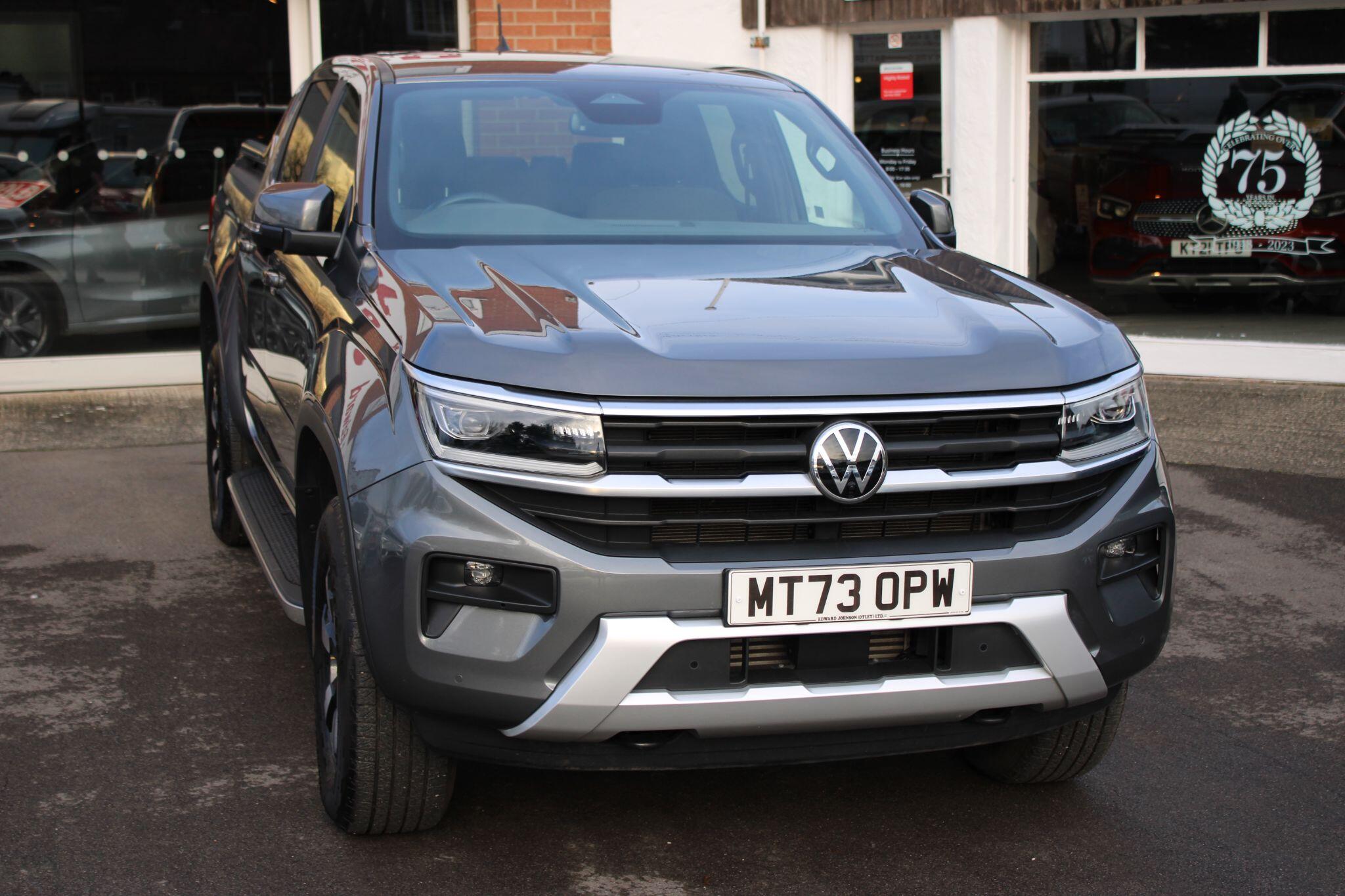 Volkswagen Amarok - Image 12