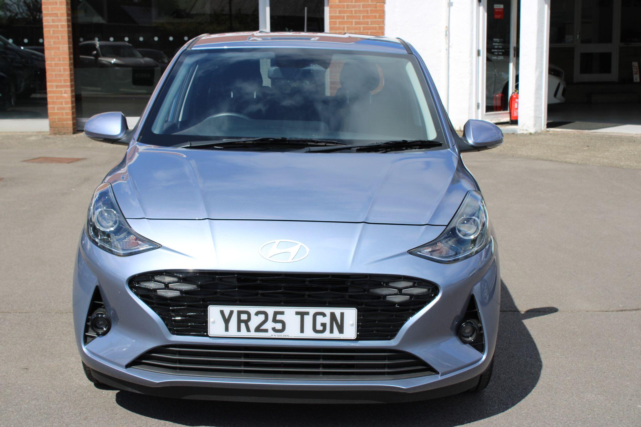 Hyundai i10 - Image 2
