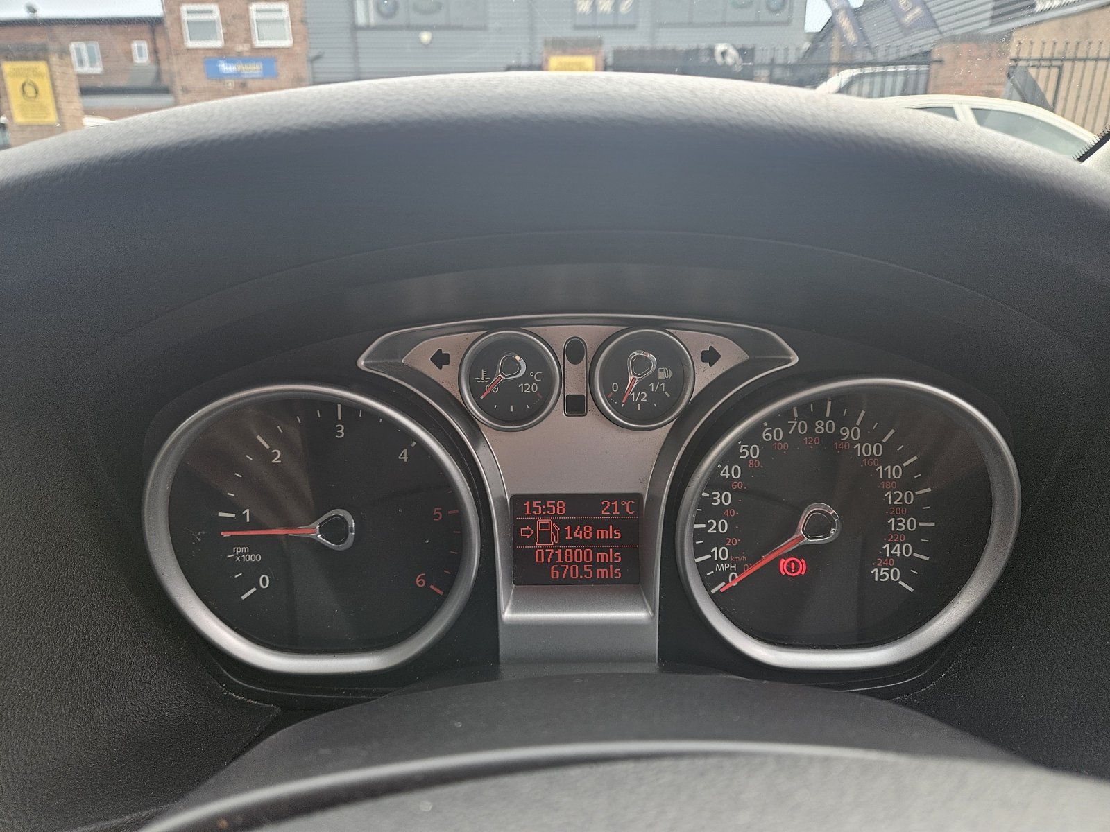 Ford Focus - Image 15