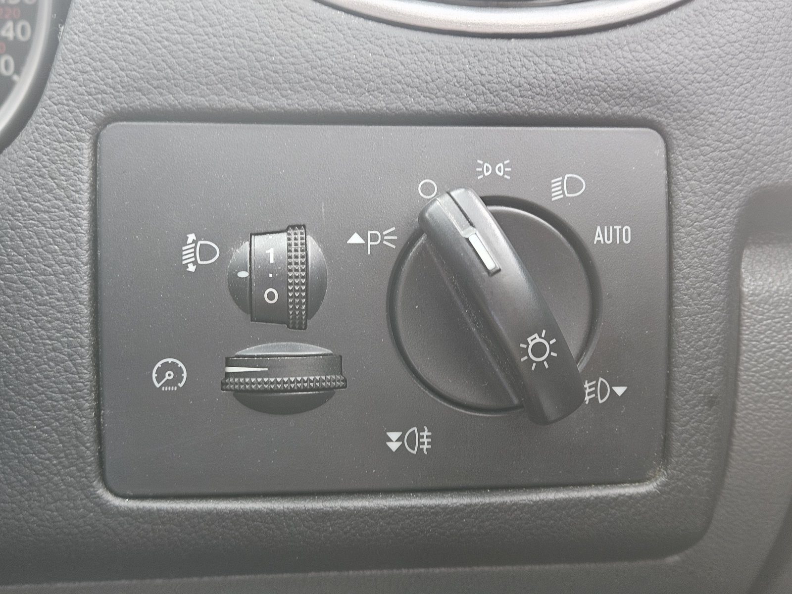 Ford Focus - Image 21