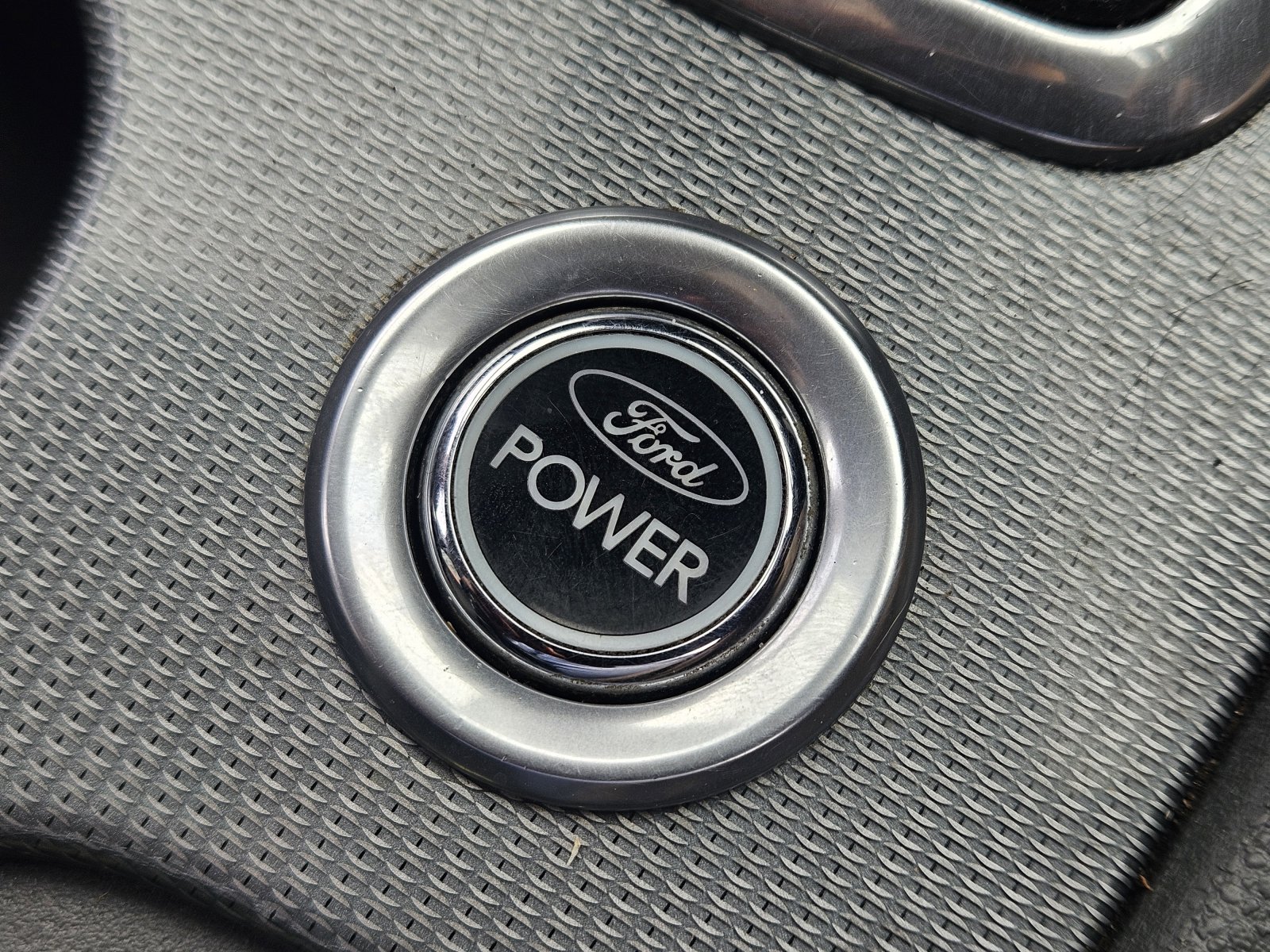 Ford Focus - Image 25