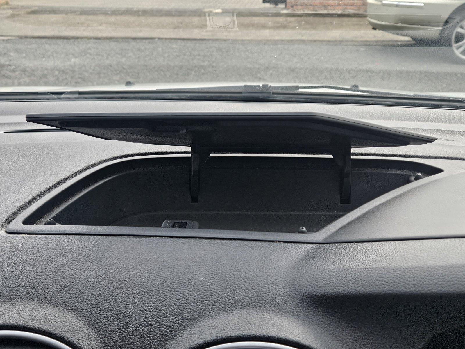 Ford Focus - Image 28