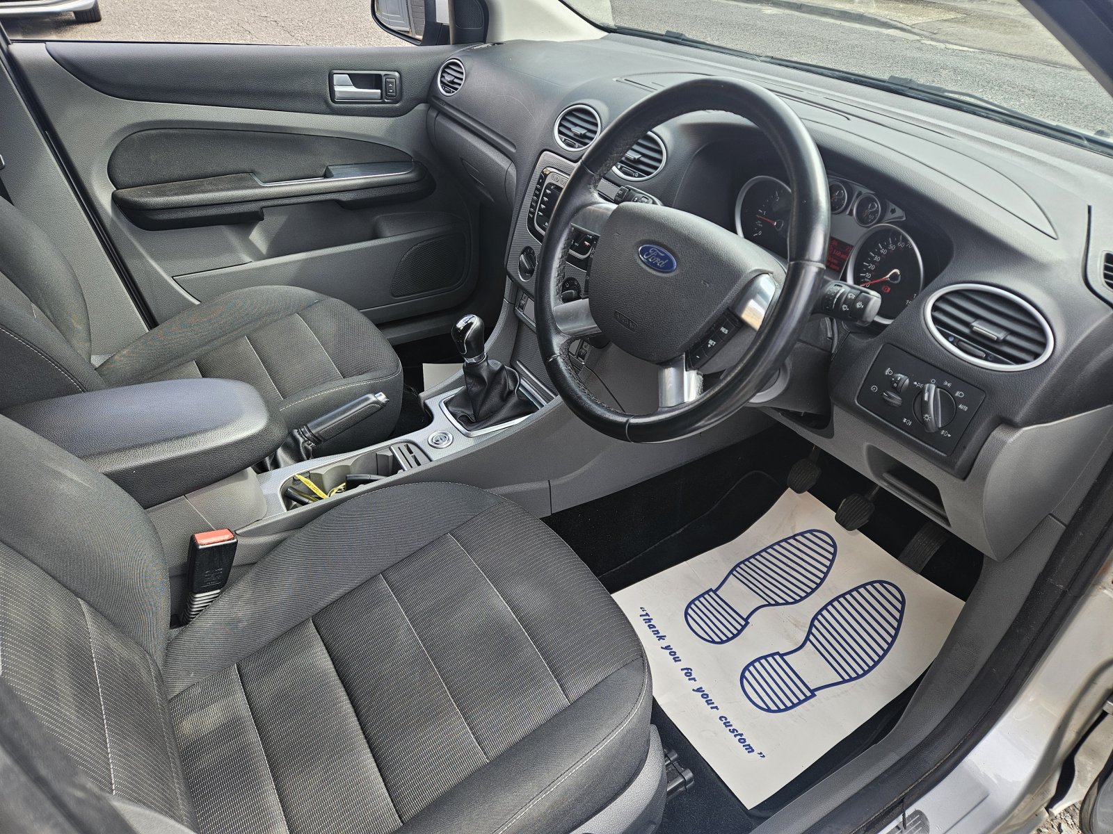 Ford Focus - Image 30