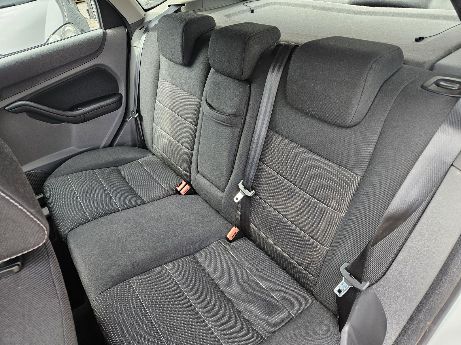 Ford Focus - Image 35