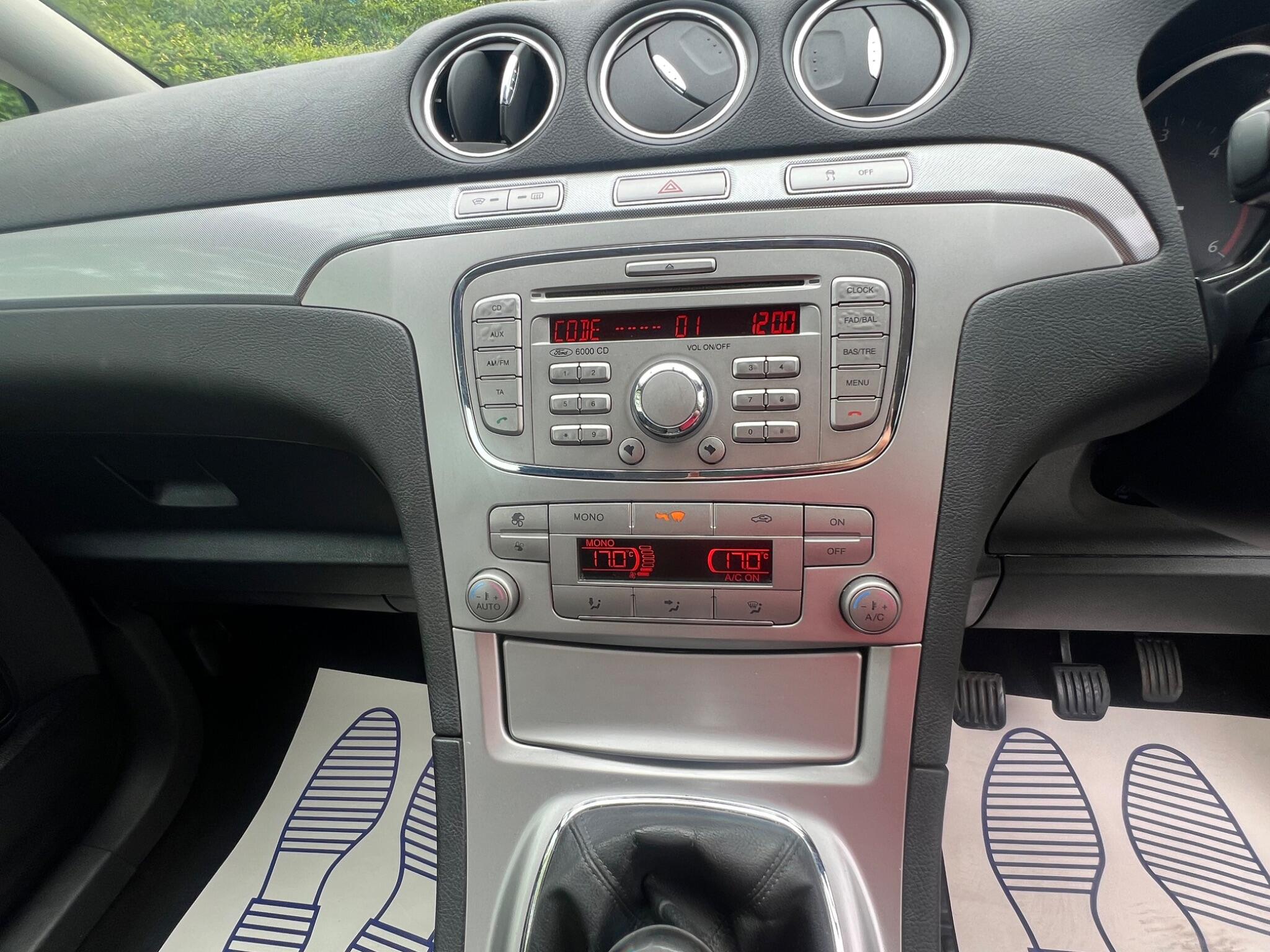 Ford S-MAX - Image 10