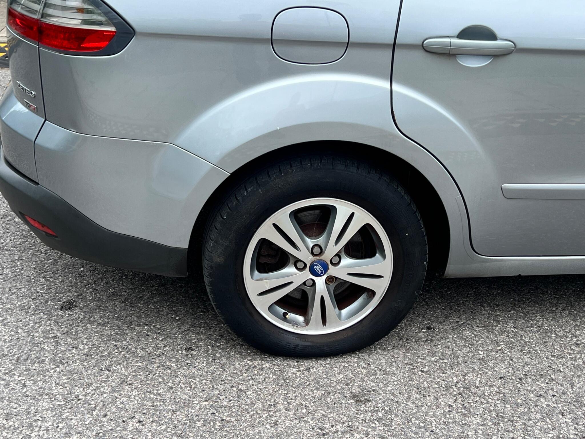 Ford S-MAX - Image 19