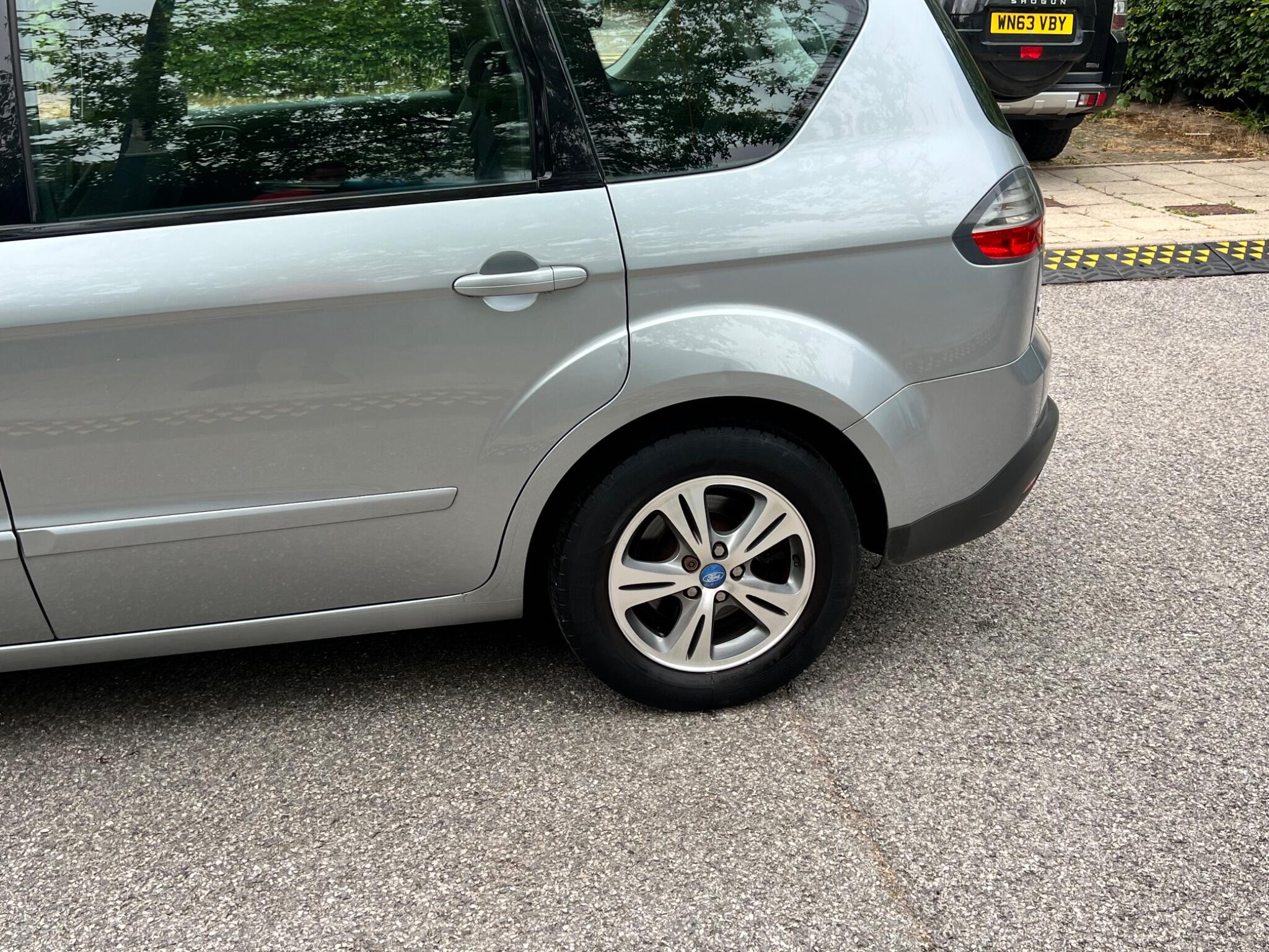 Ford S-MAX - Image 21