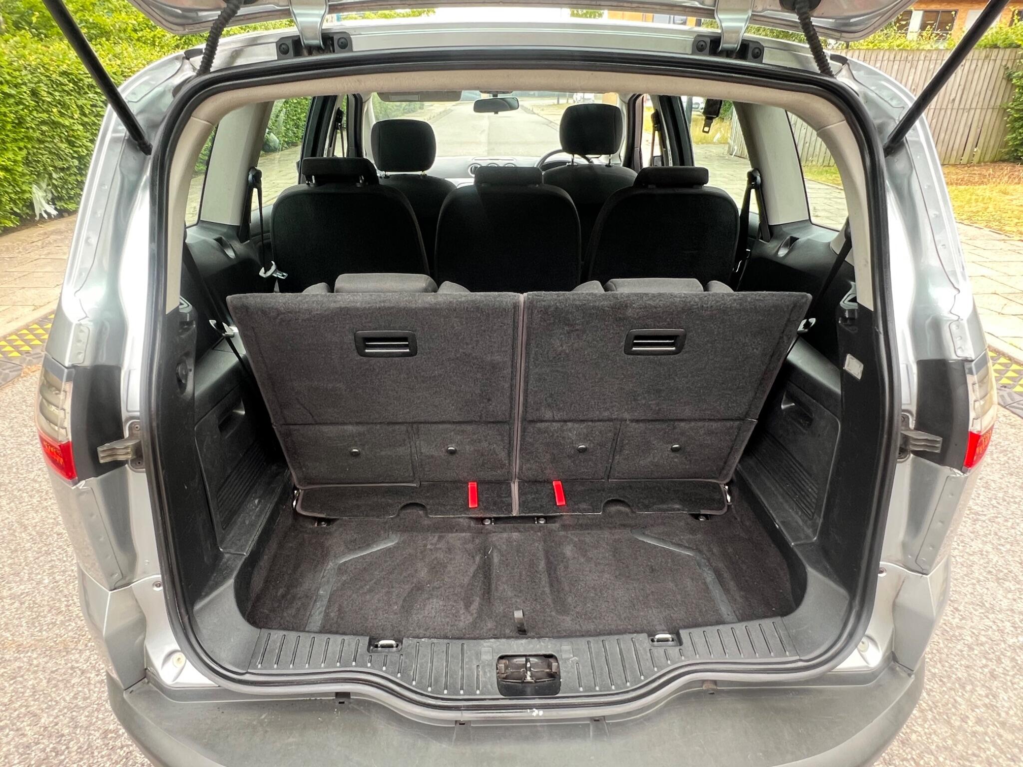 Ford S-MAX - Image 25