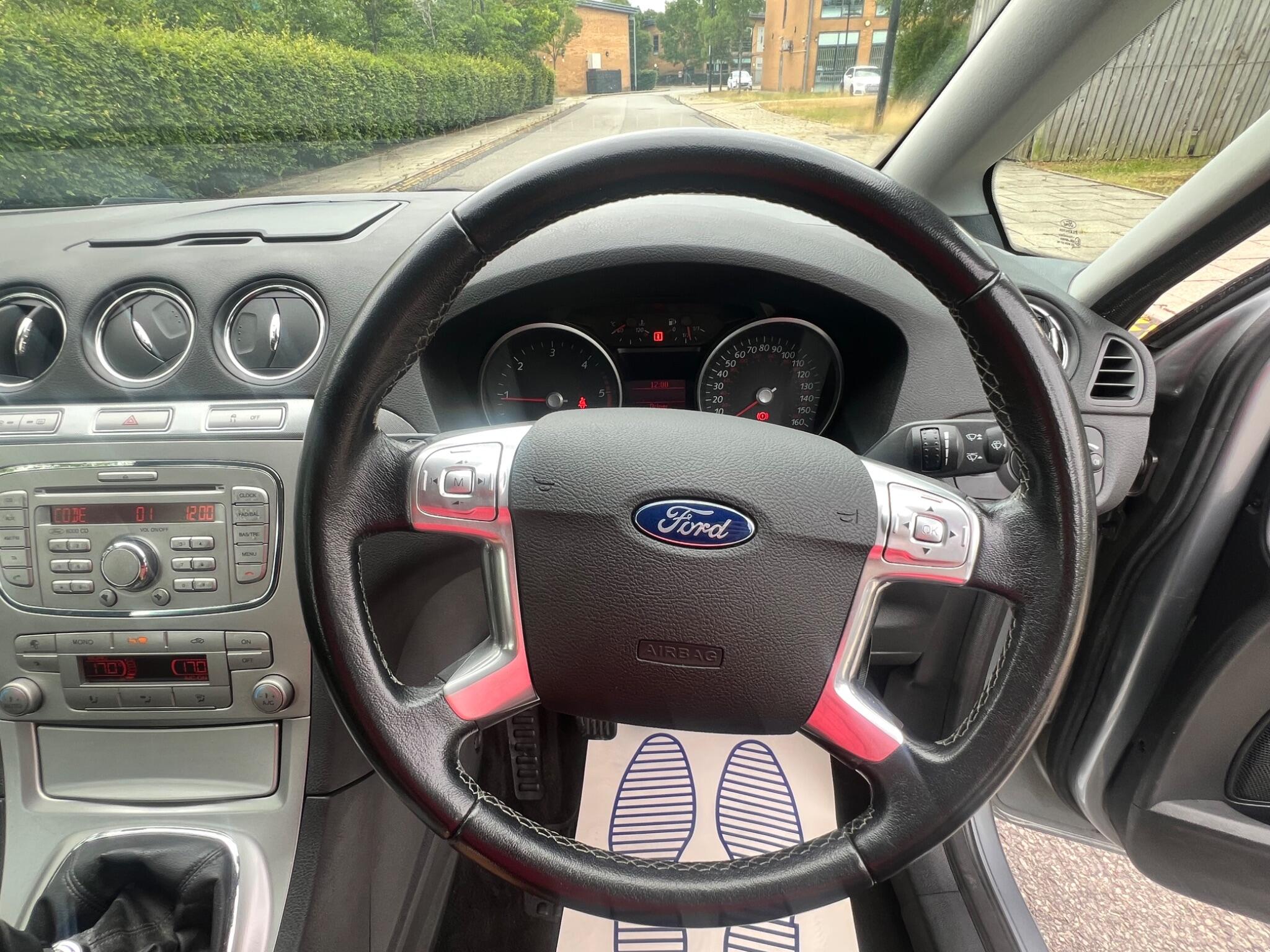 Ford S-MAX - Image 26