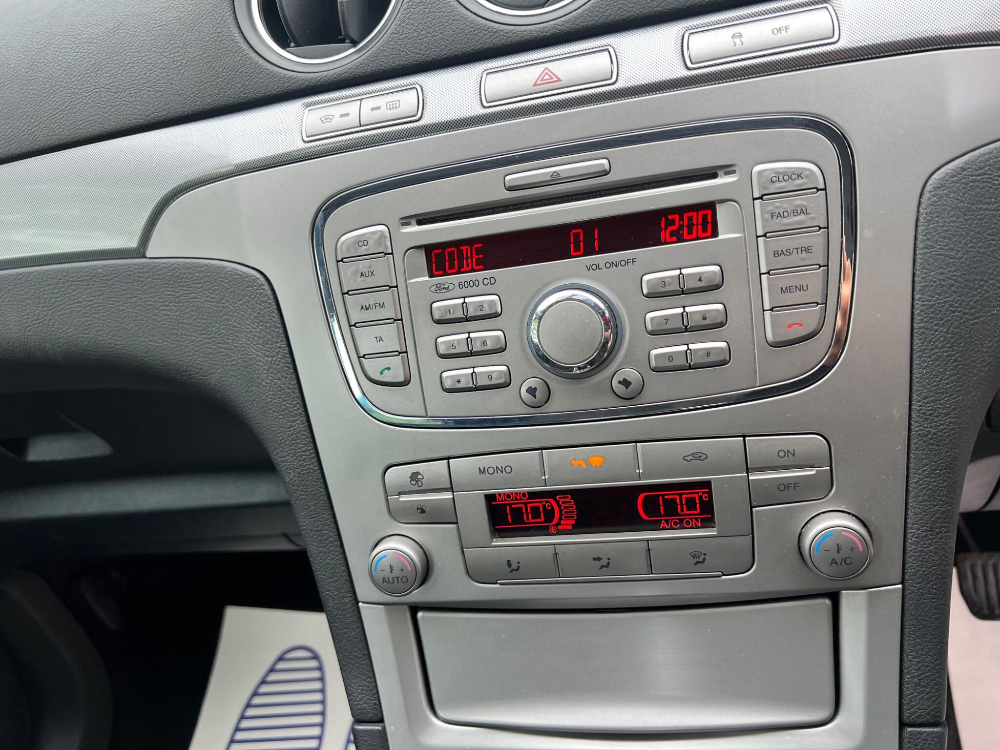 Ford S-MAX - Image 28