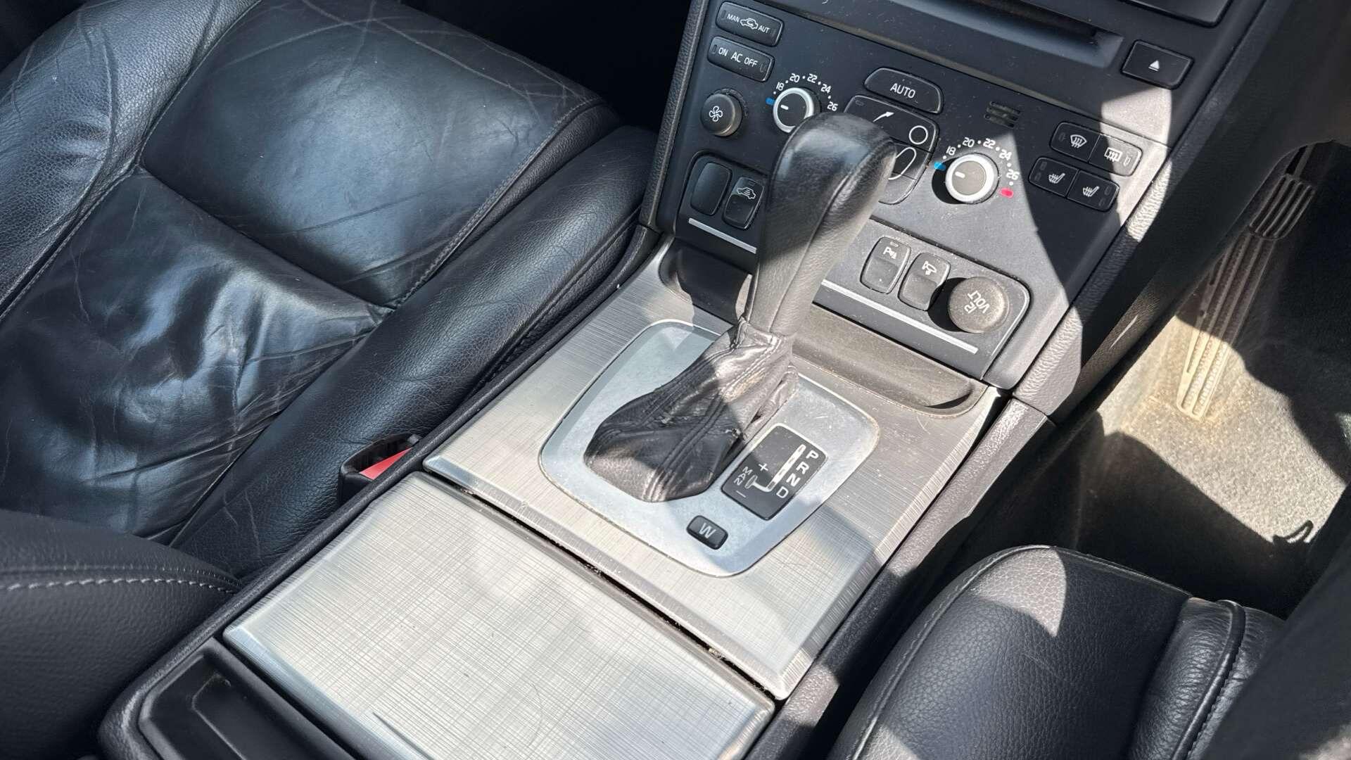 Volvo XC90 - Image 18