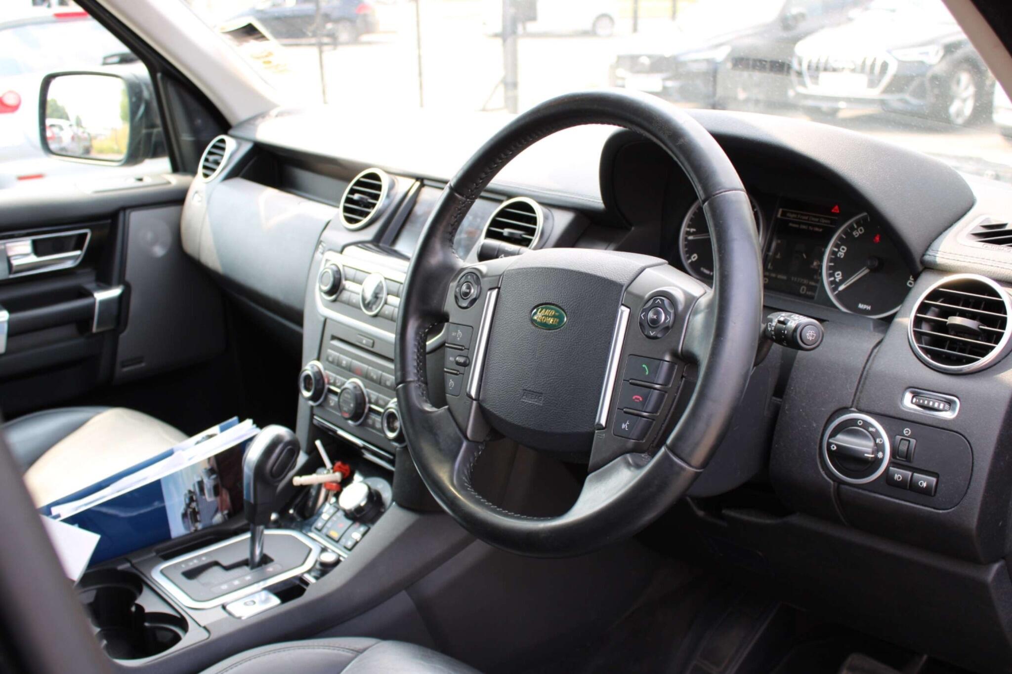 Land Rover DISCOVERY 4 - Image 9