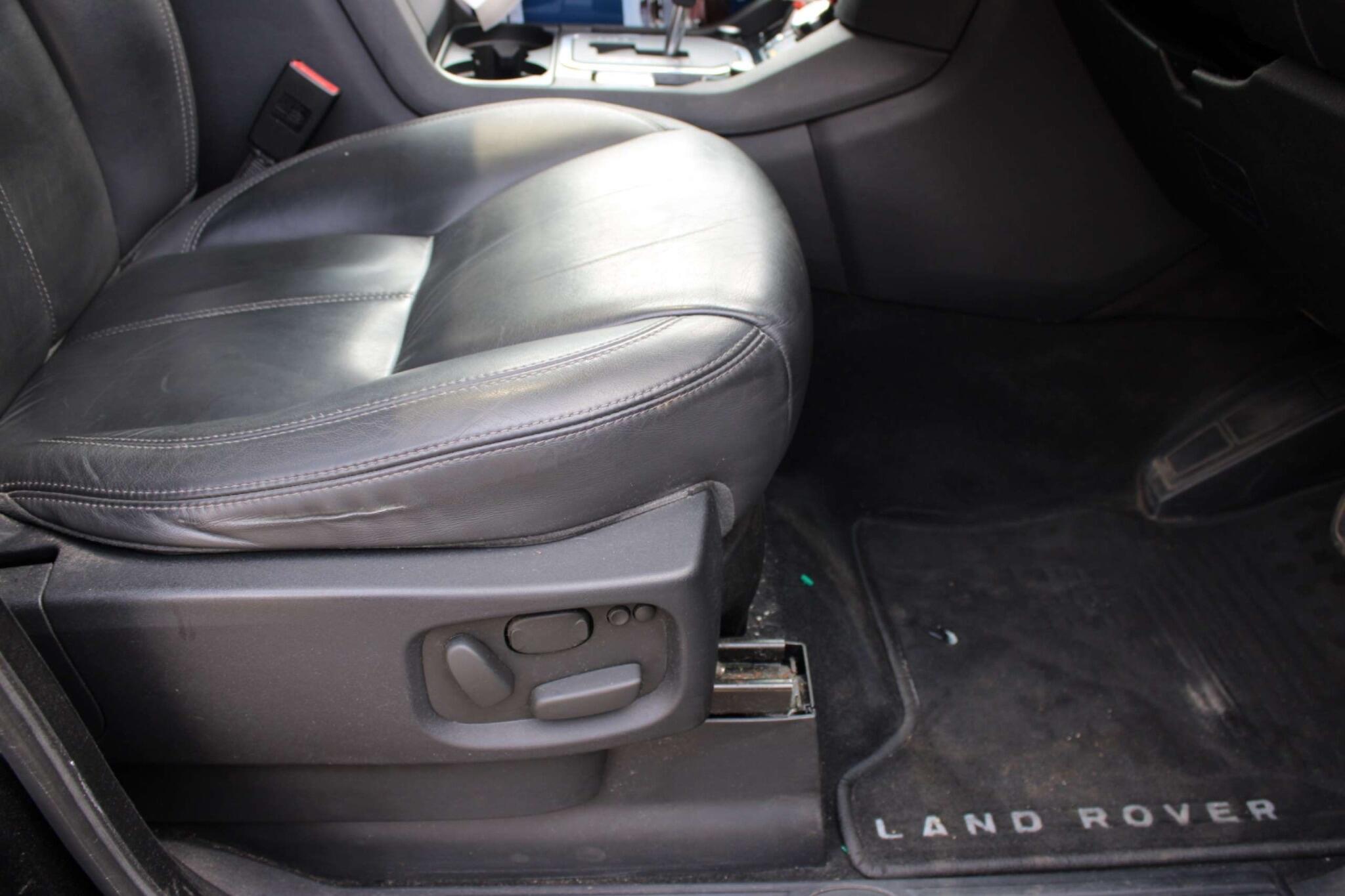Land Rover DISCOVERY 4 - Image 11