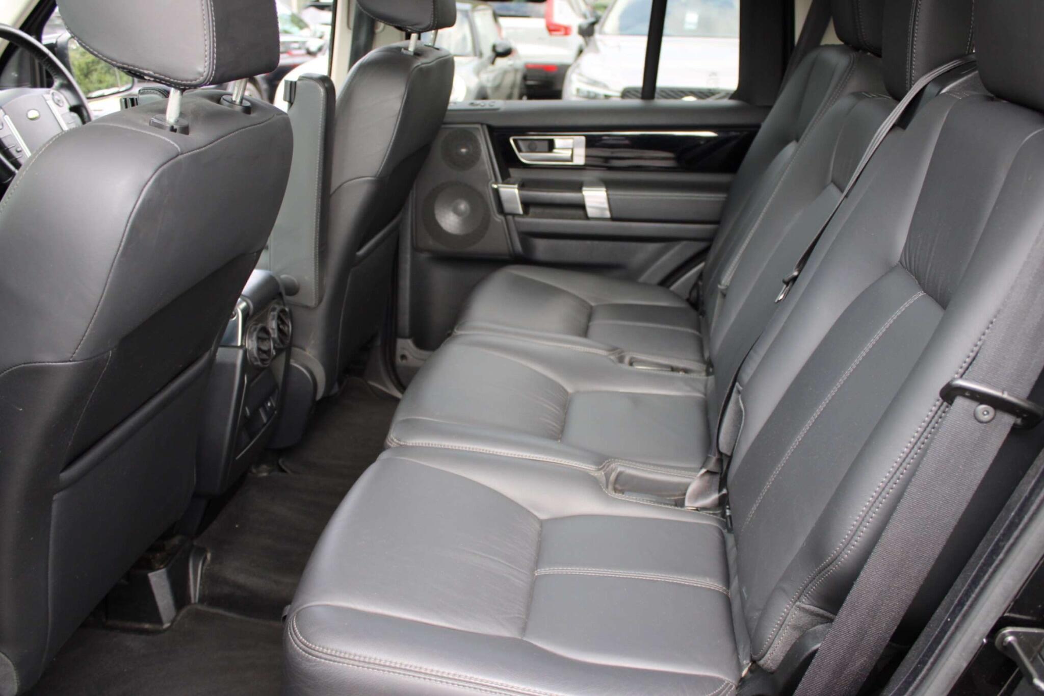Land Rover DISCOVERY 4 - Image 14