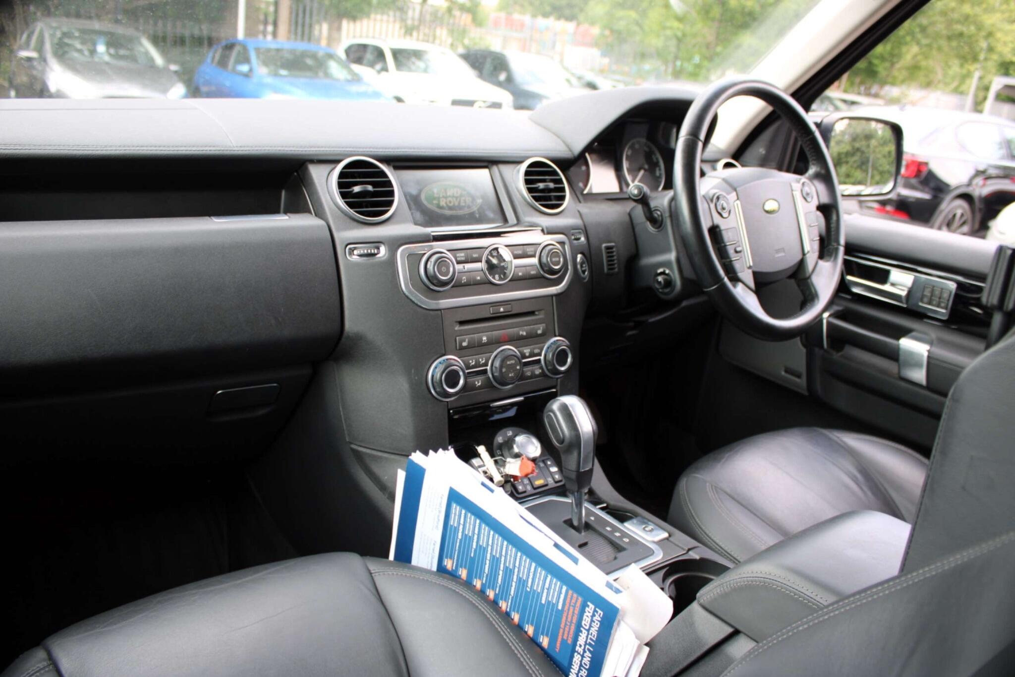 Land Rover DISCOVERY 4 - Image 16