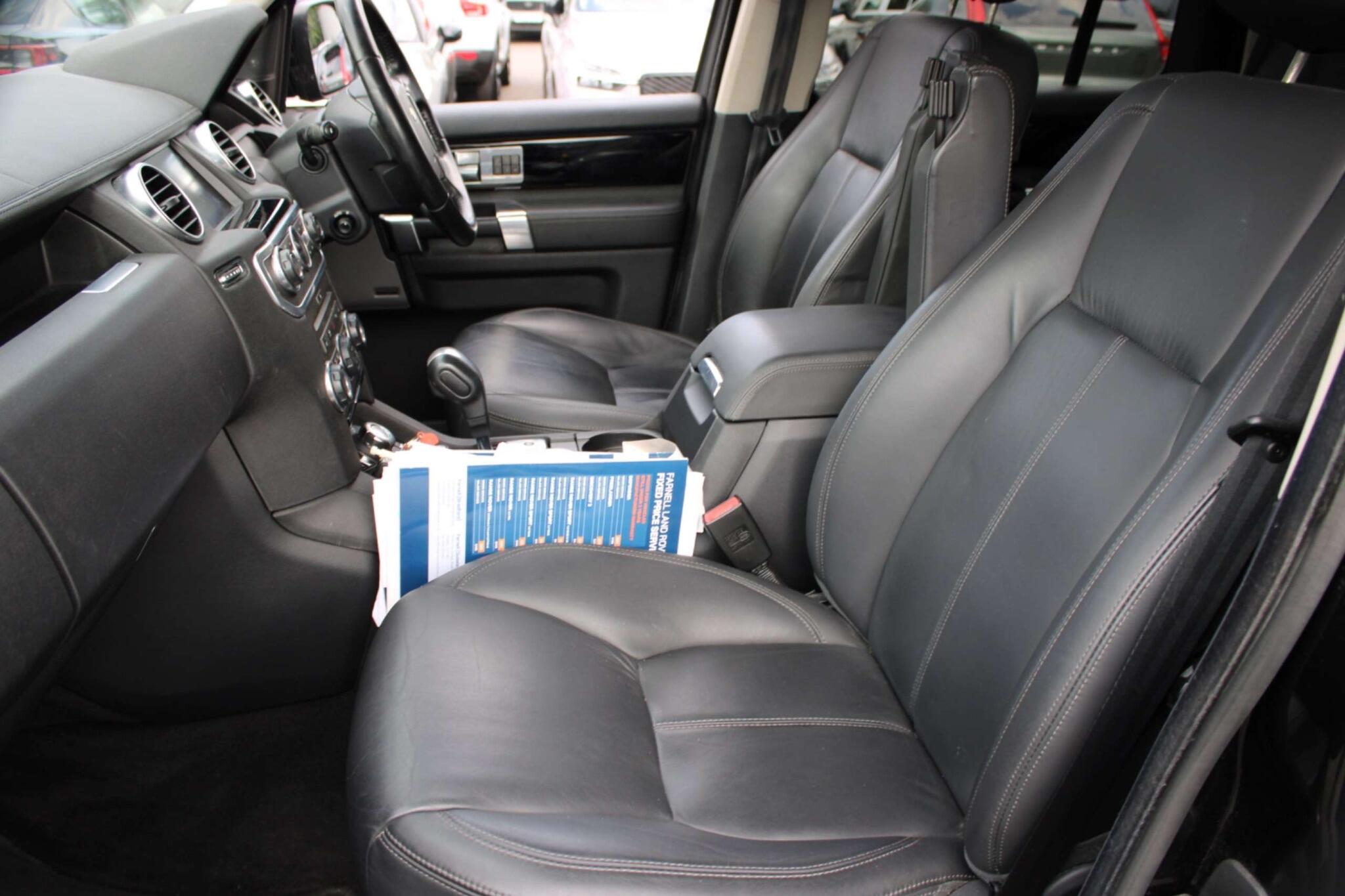 Land Rover DISCOVERY 4 - Image 17