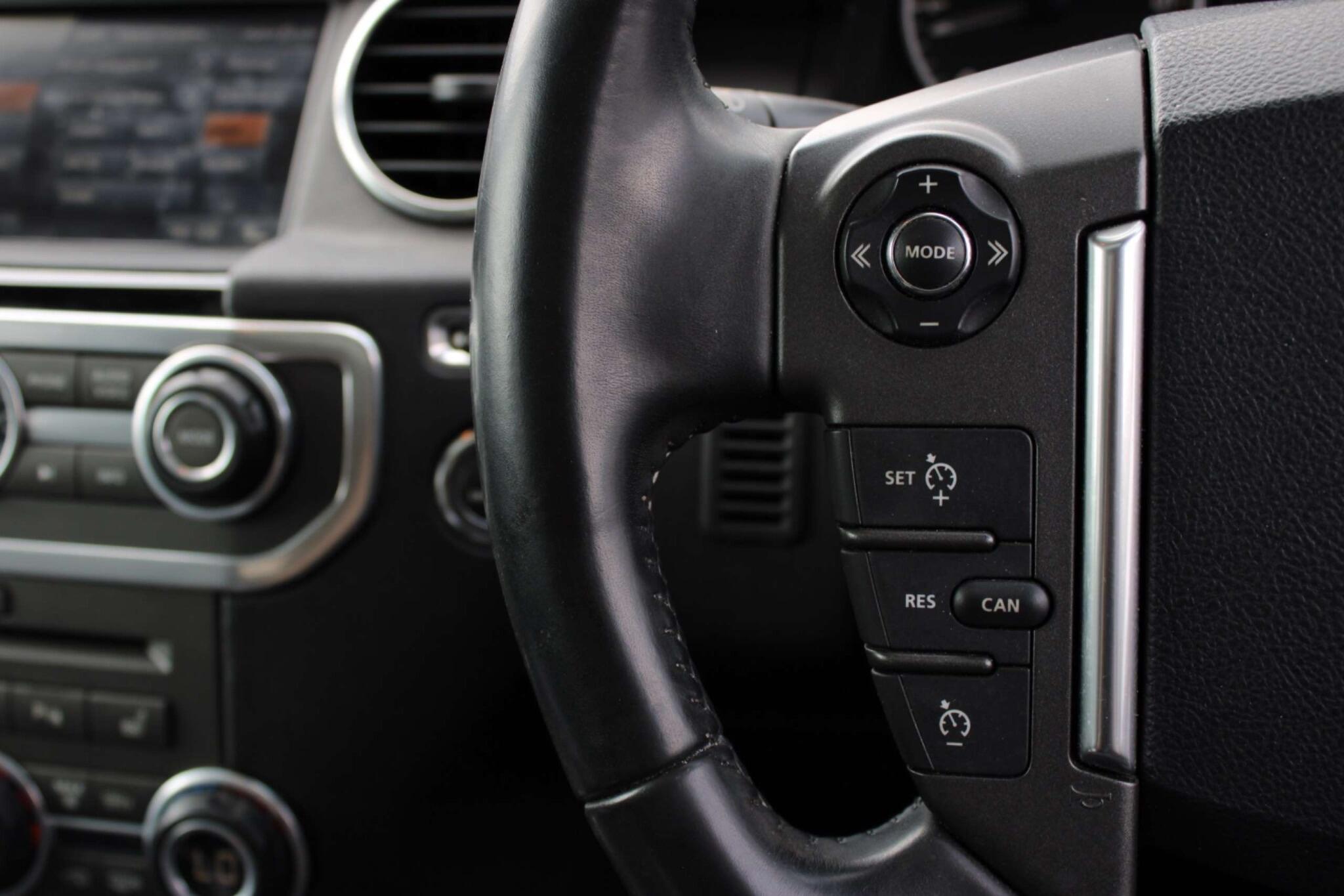 Land Rover DISCOVERY 4 - Image 19
