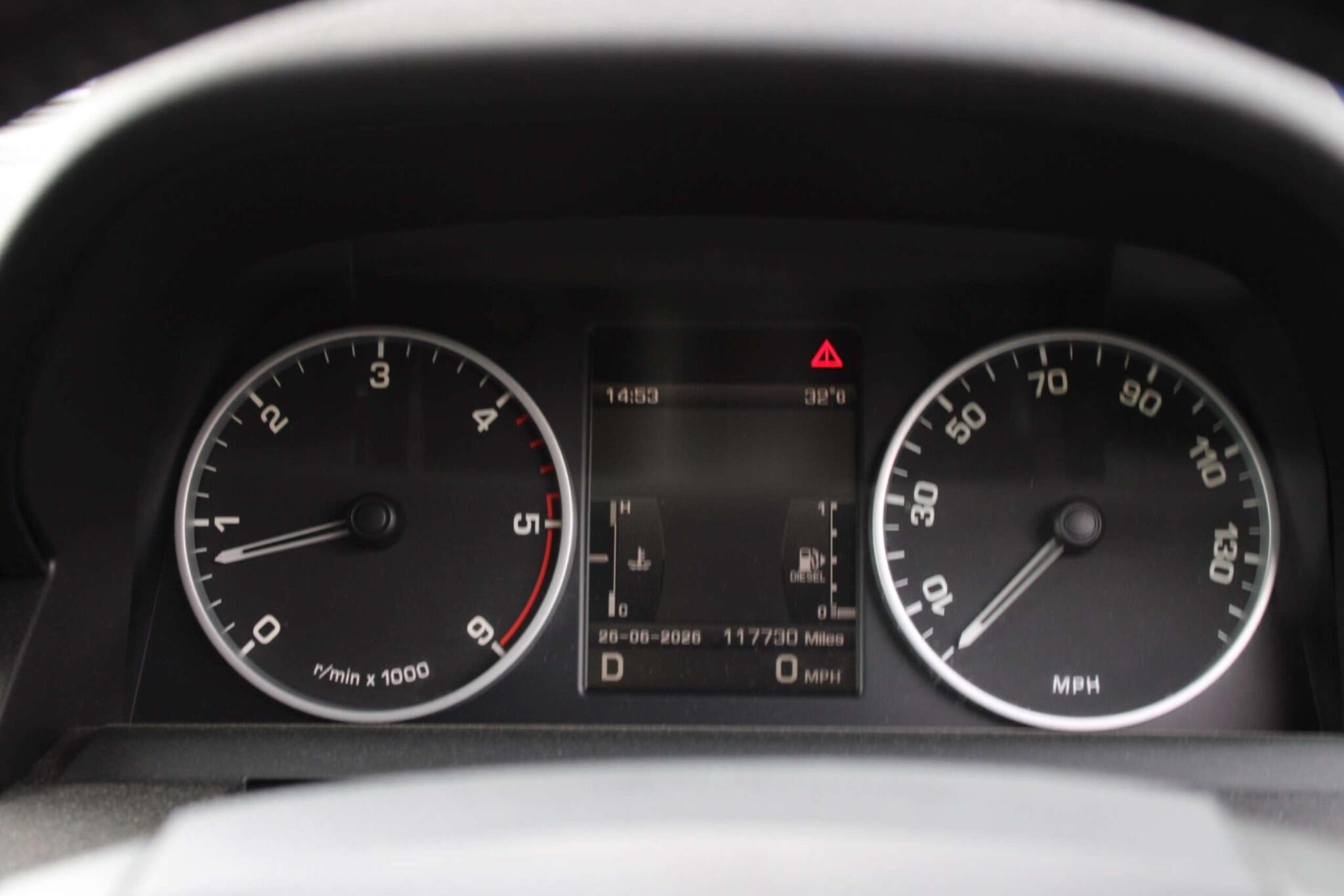 Land Rover DISCOVERY 4 - Image 20