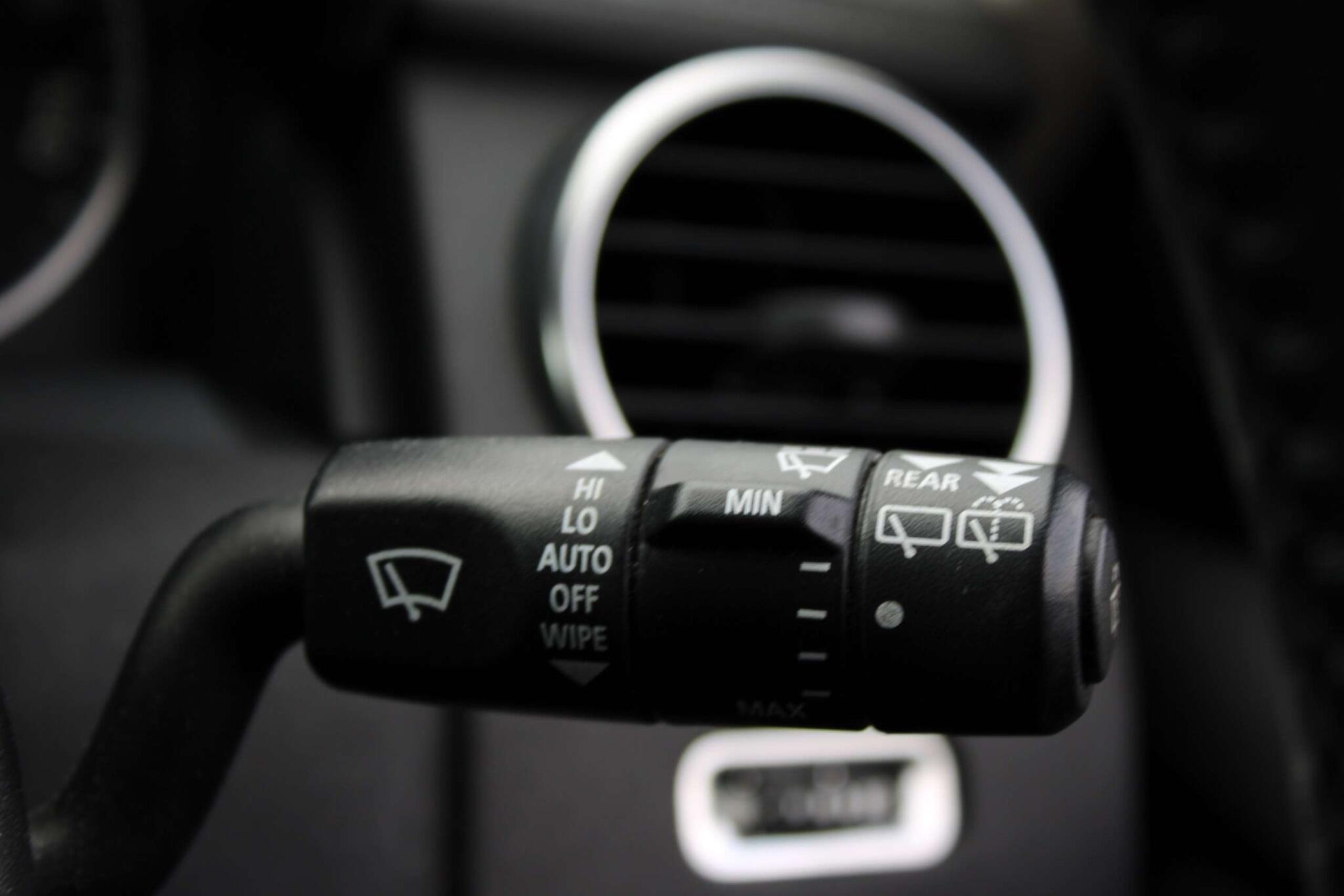 Land Rover DISCOVERY 4 - Image 22