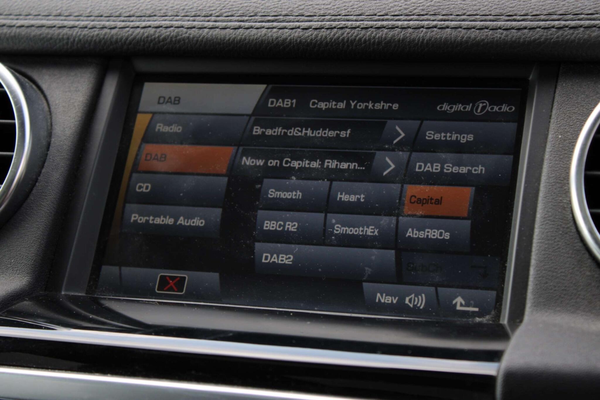 Land Rover DISCOVERY 4 - Image 25