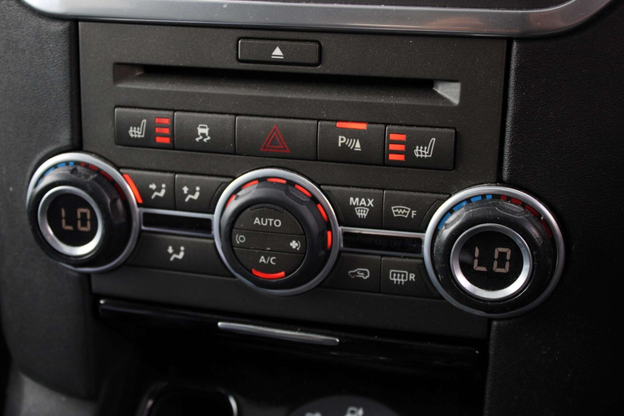 Land Rover DISCOVERY 4 - Image 32