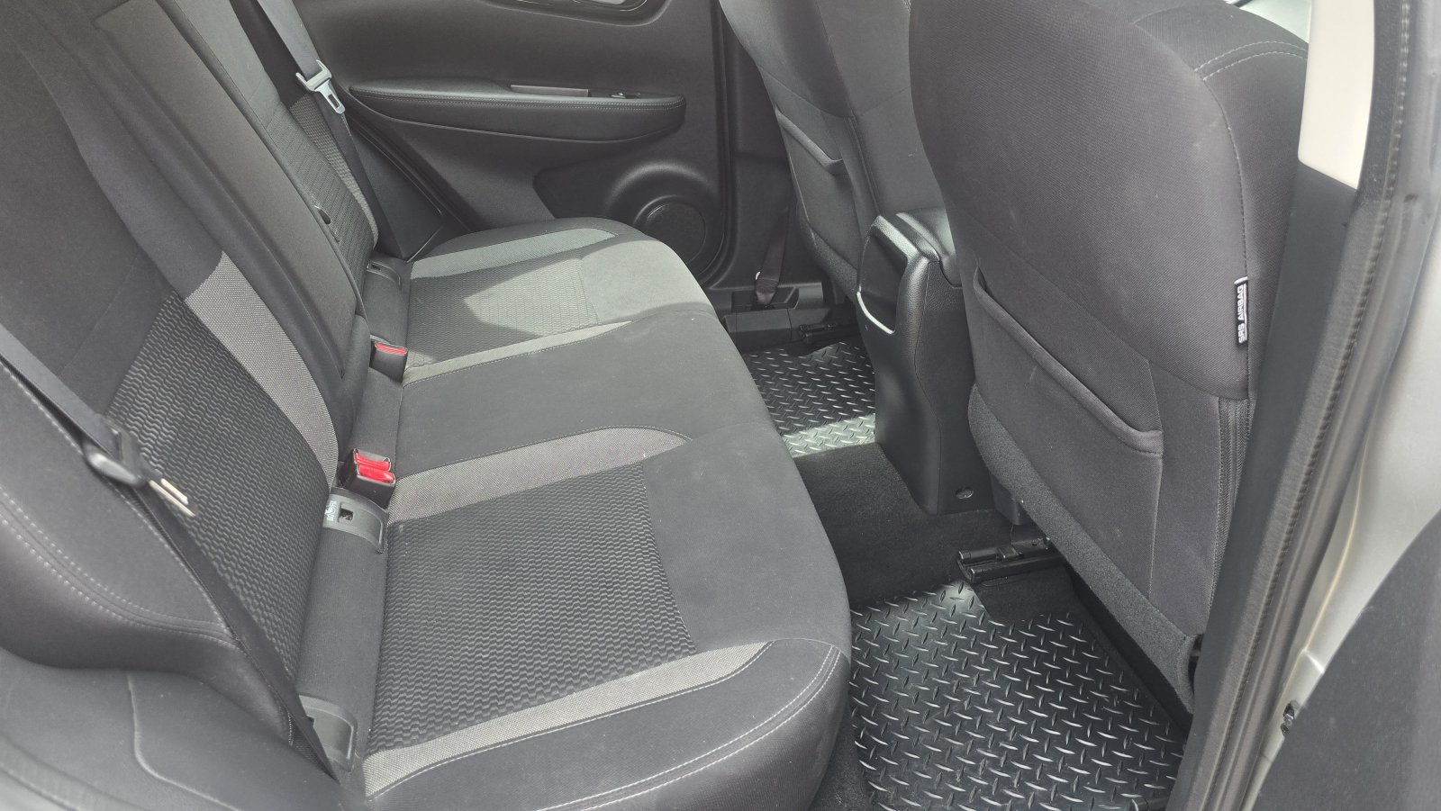 Nissan Qashqai - Image 14