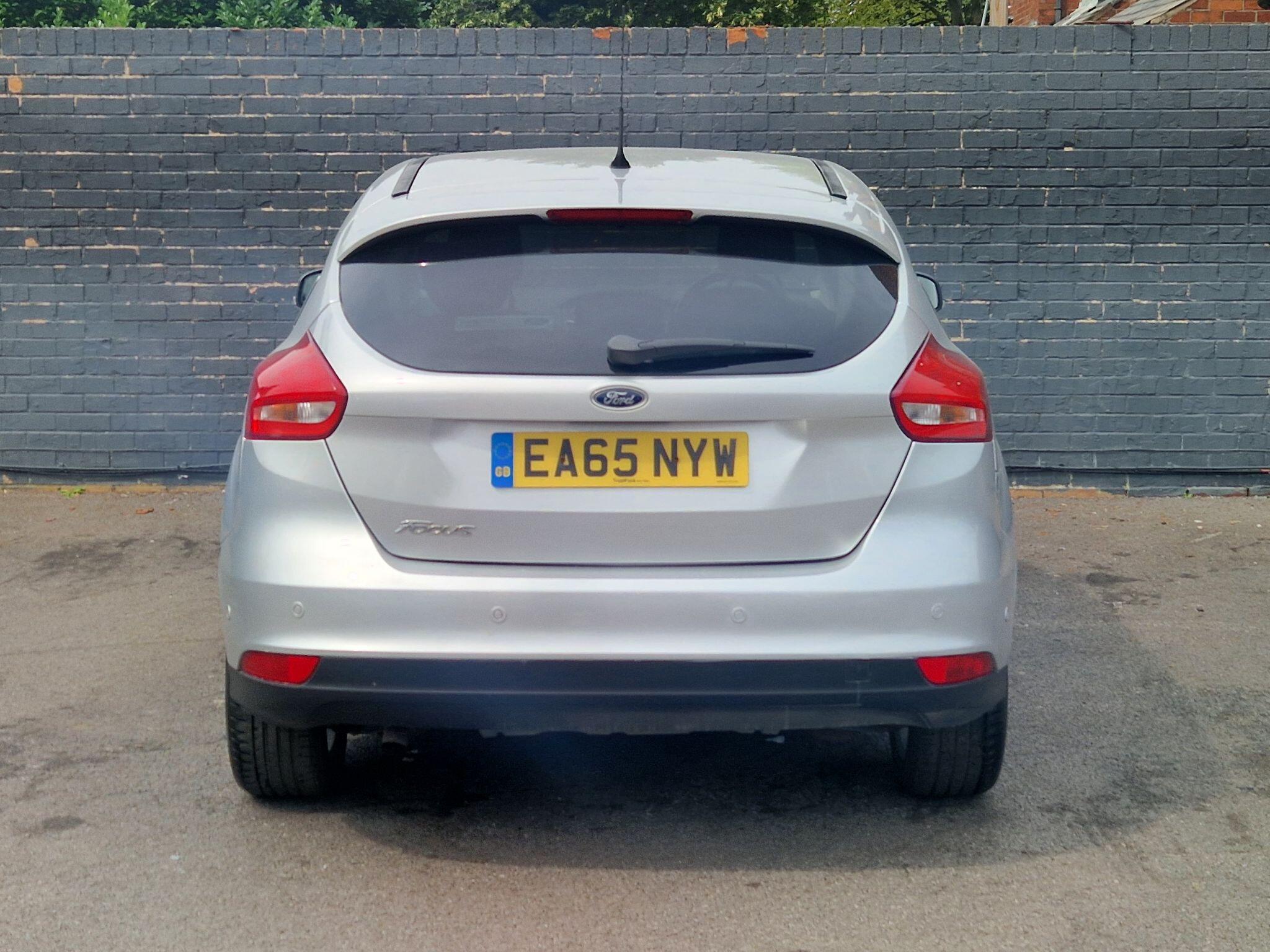 Ford Focus - Image 9