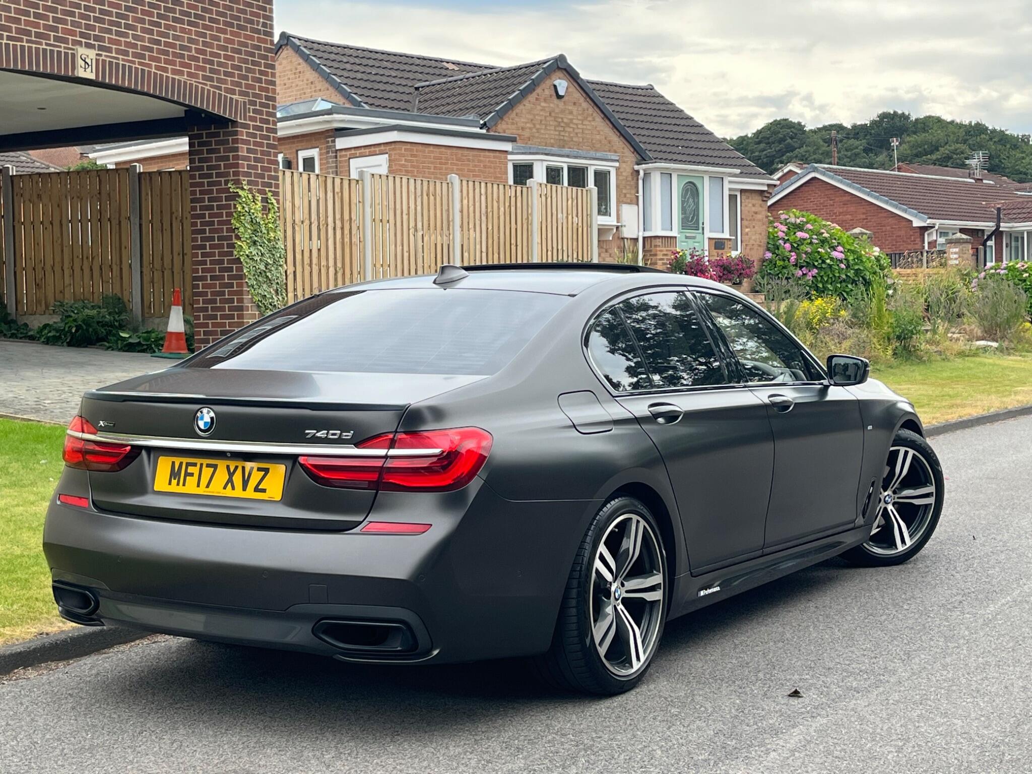 BMW 7 Series - Image 2