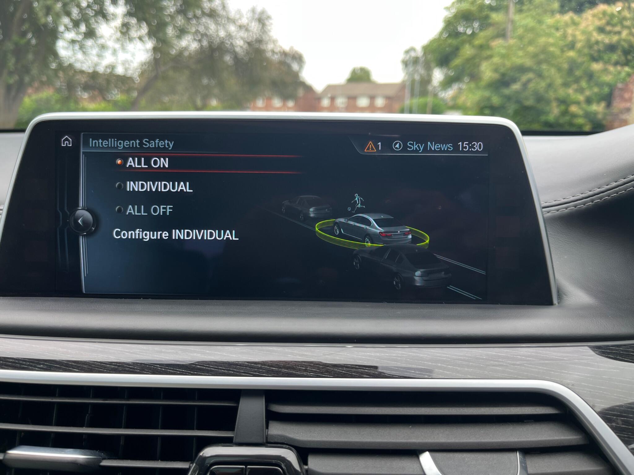 BMW 7 Series - Image 22