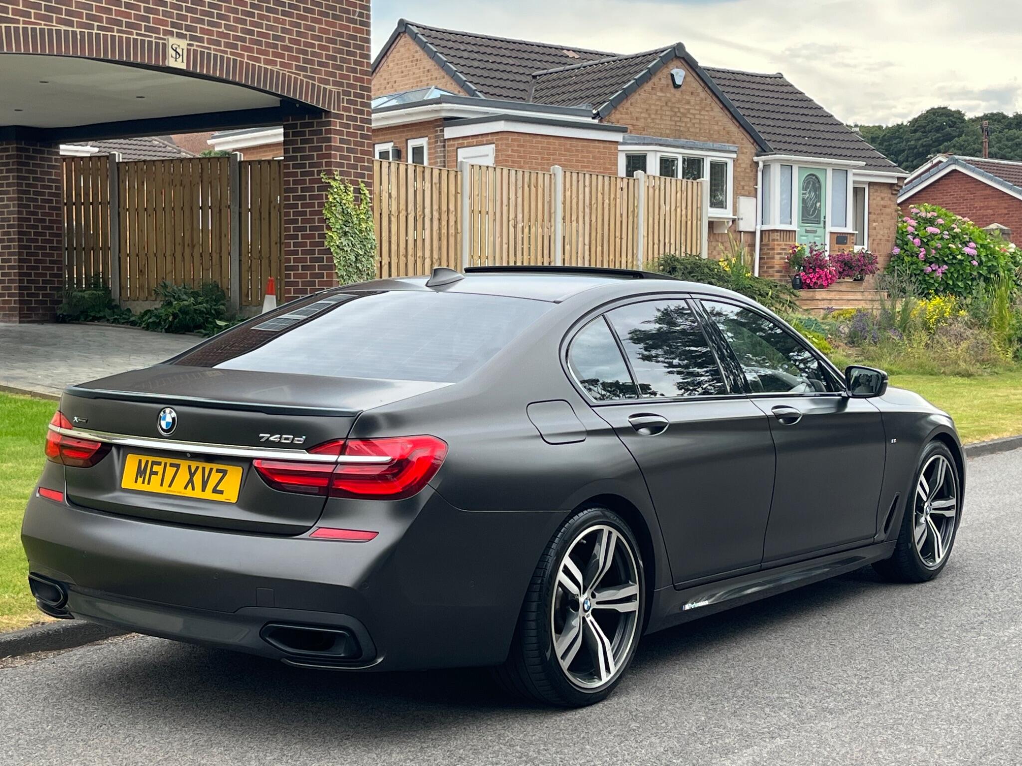 BMW 7 Series - Image 26