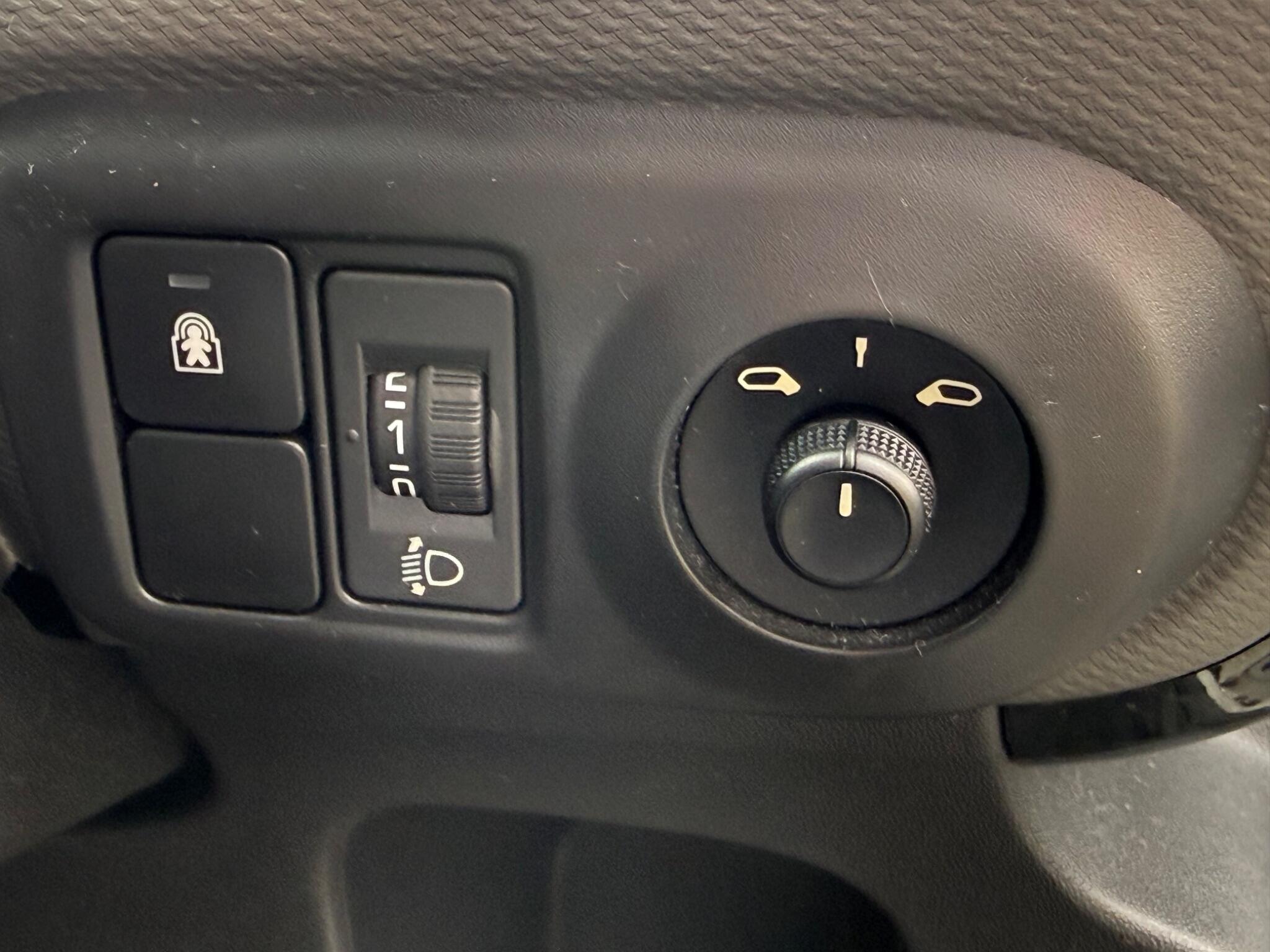 Citroen C4 Cactus - Image 19