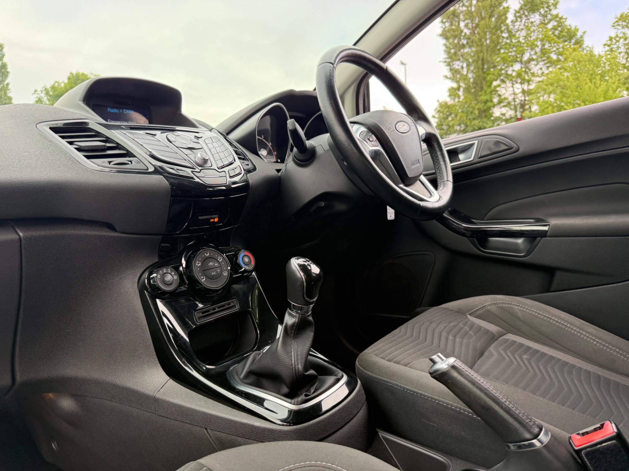 Ford Fiesta - Image 10