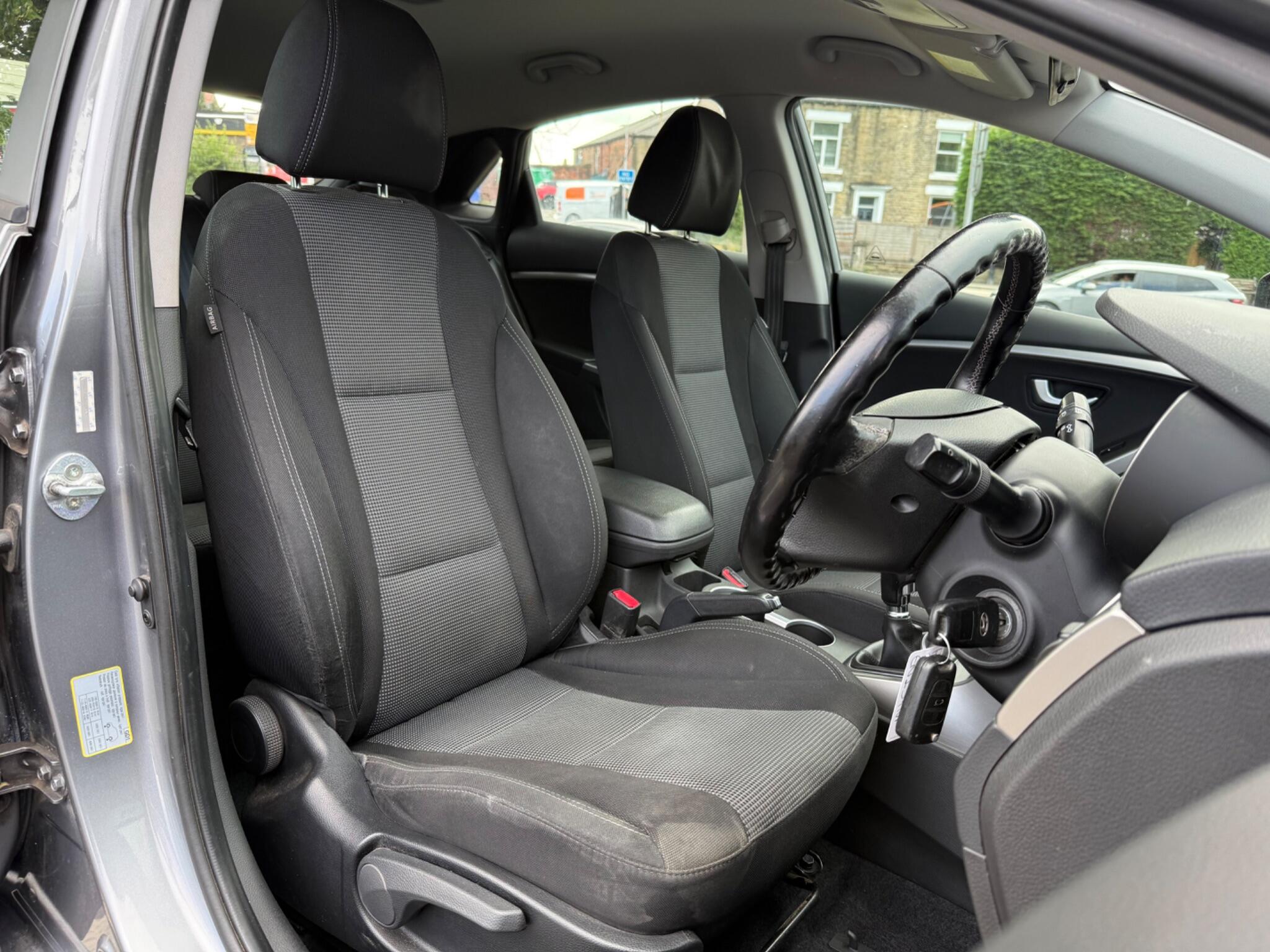 Hyundai i30 - Image 12