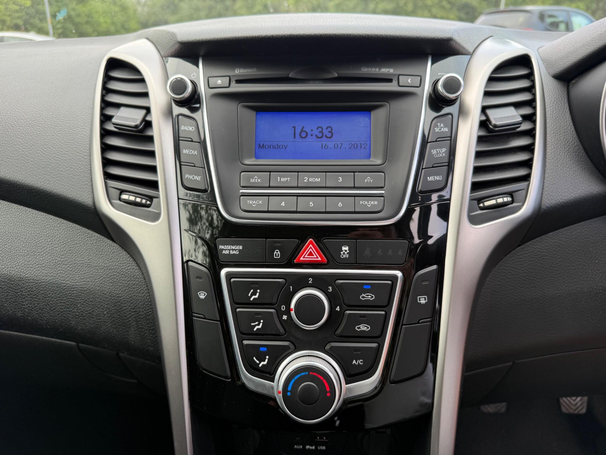 Hyundai i30 - Image 28