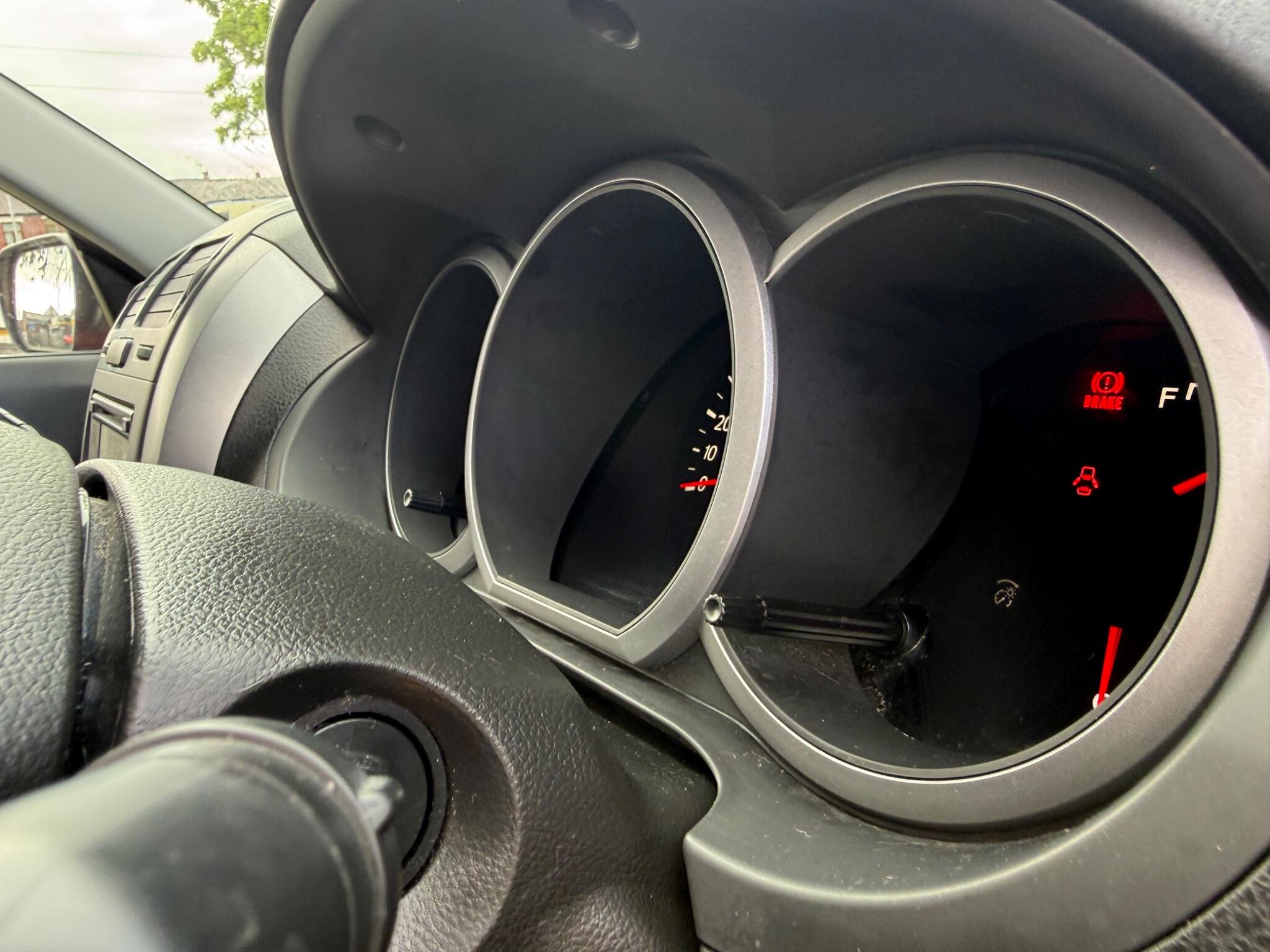 Suzuki Grand Vitara - Image 12