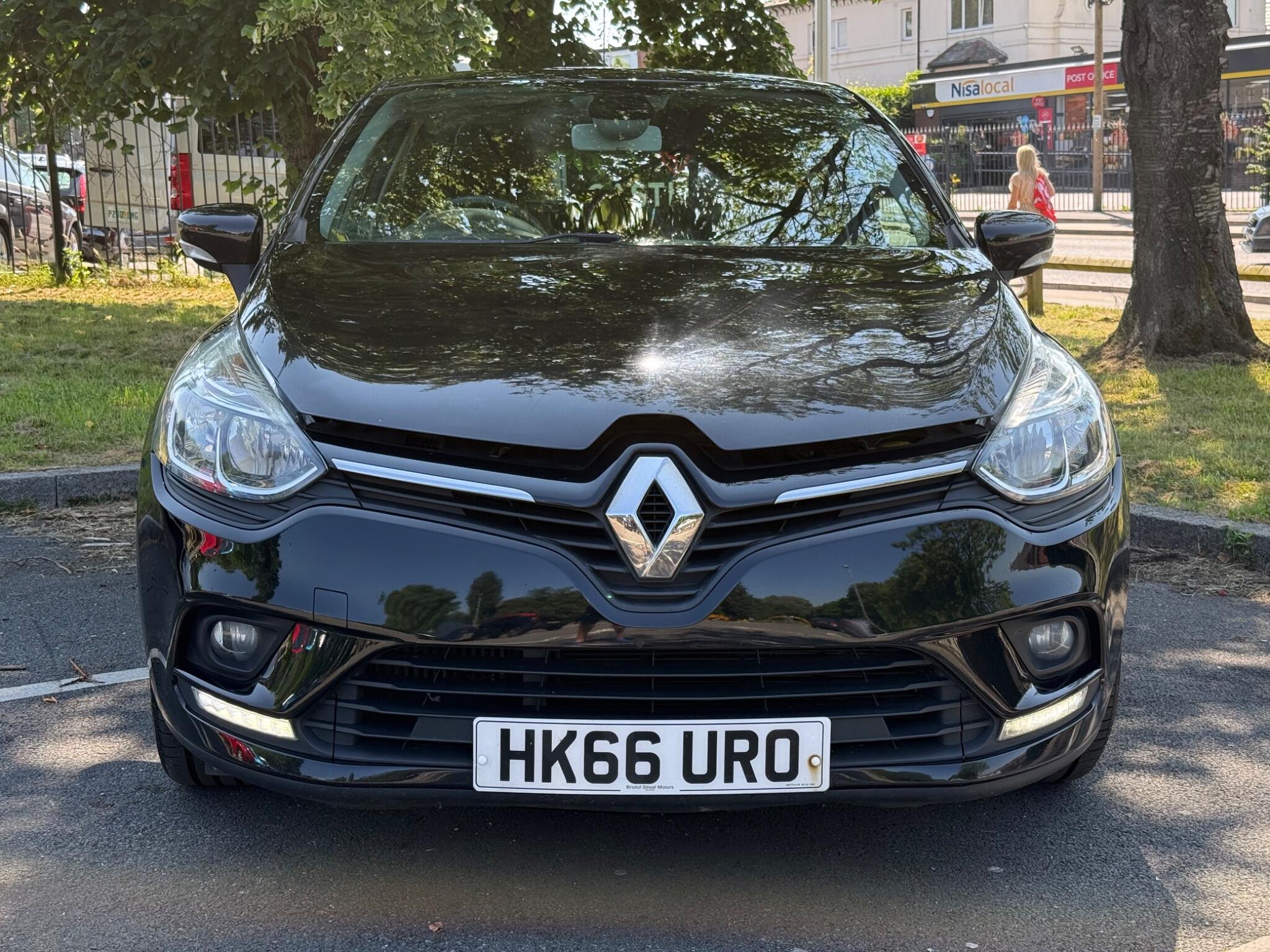 Renault Clio - Image 2