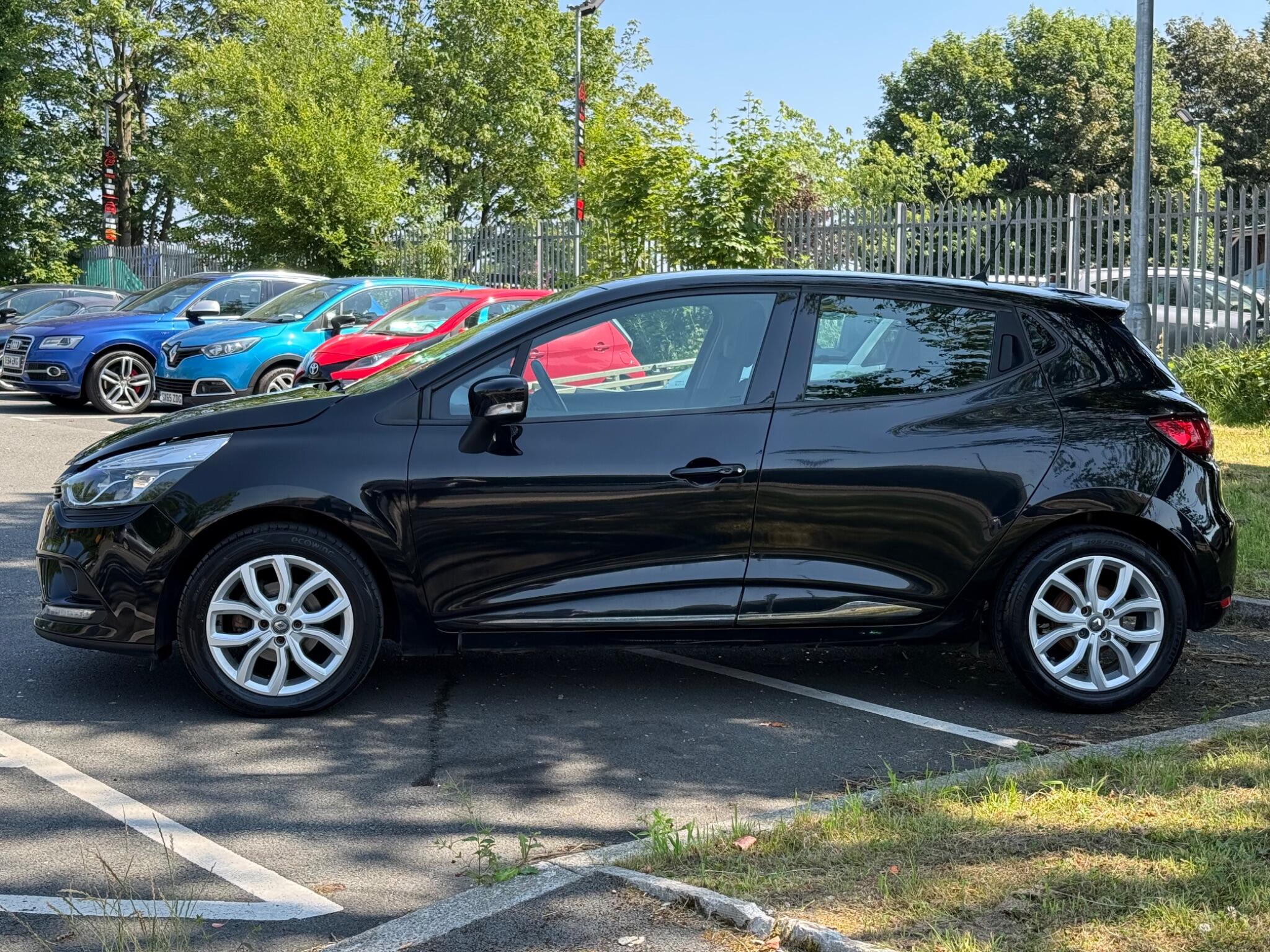 Renault Clio - Image 4