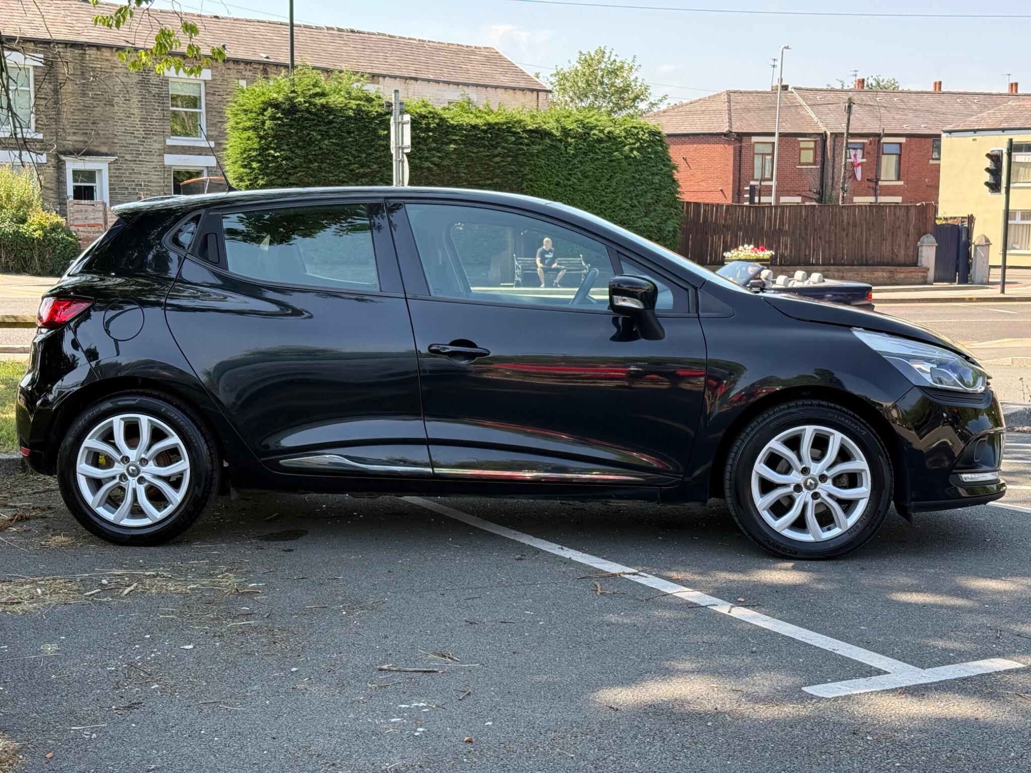 Renault Clio - Image 6