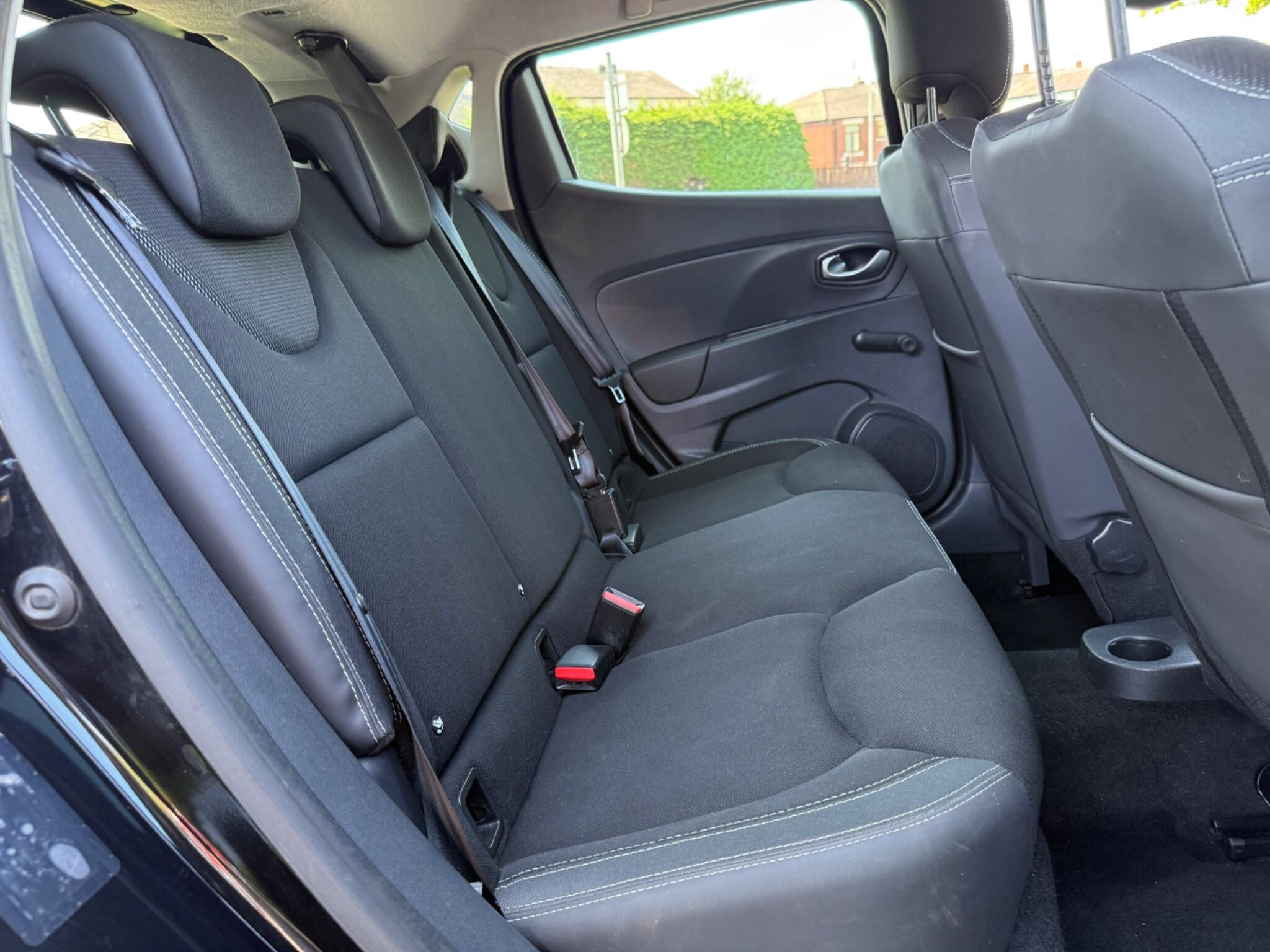 Renault Clio - Image 16