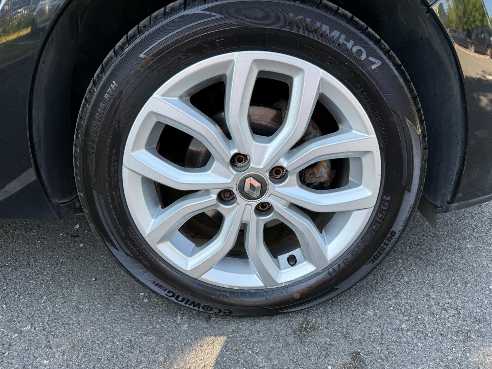 Renault Clio - Image 28