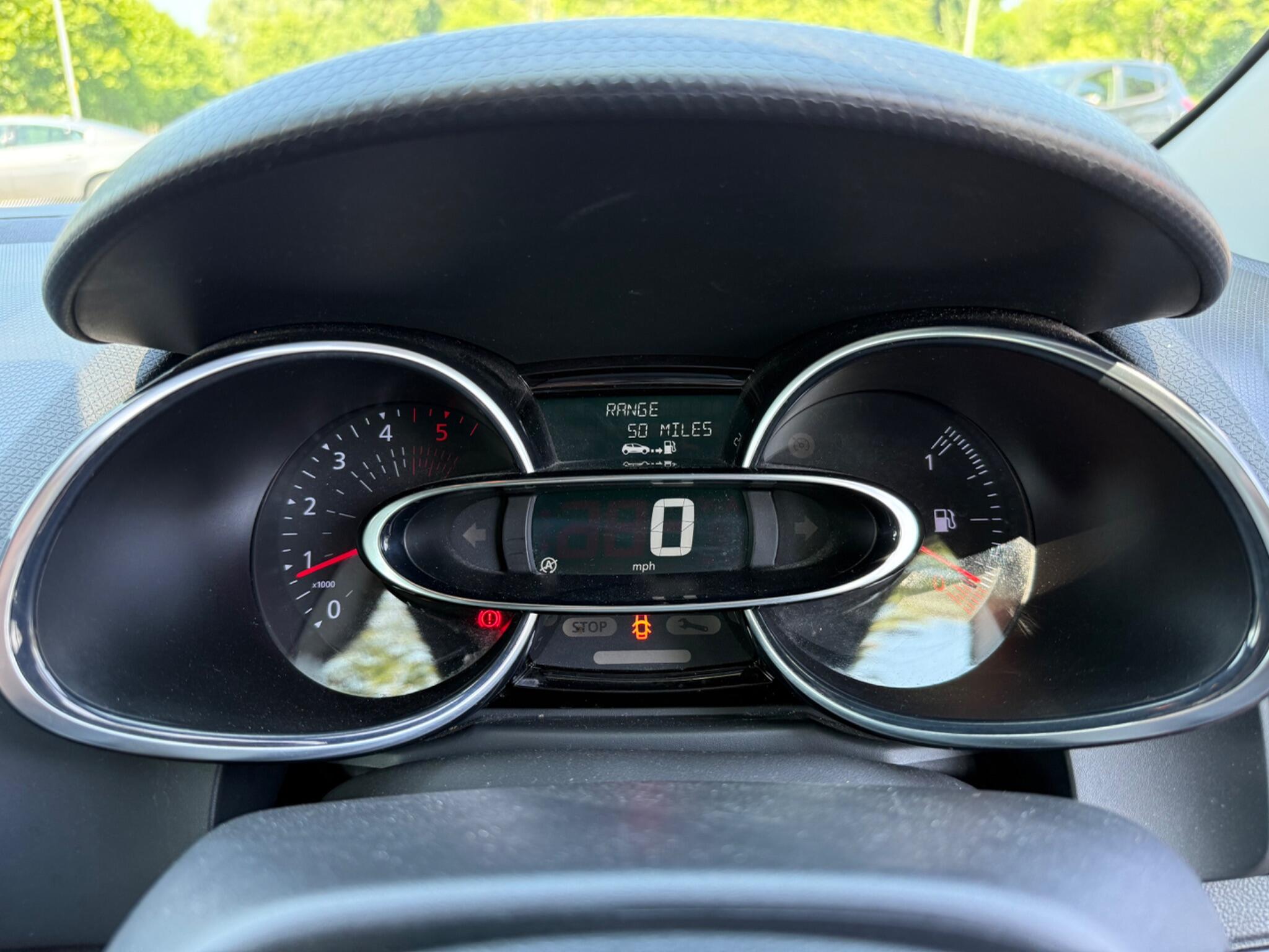 Renault Clio - Image 32