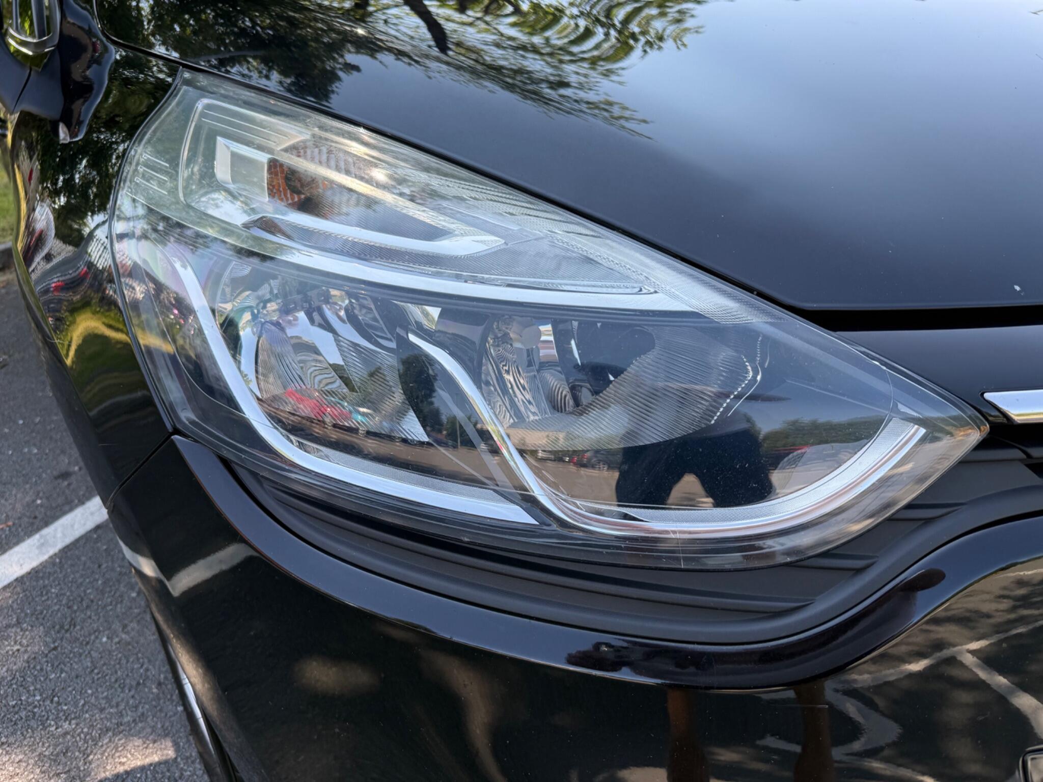 Renault Clio - Image 37