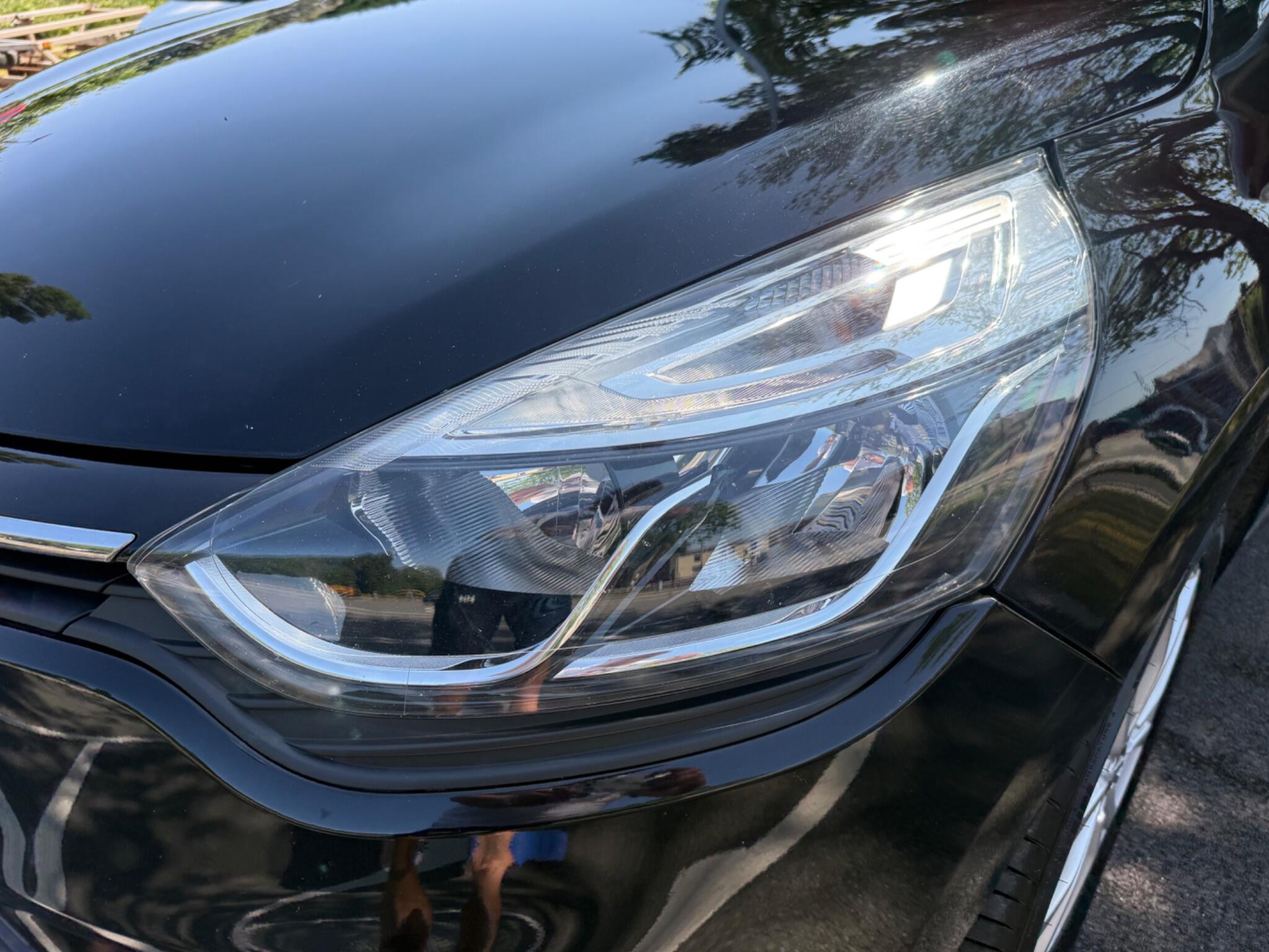 Renault Clio - Image 38