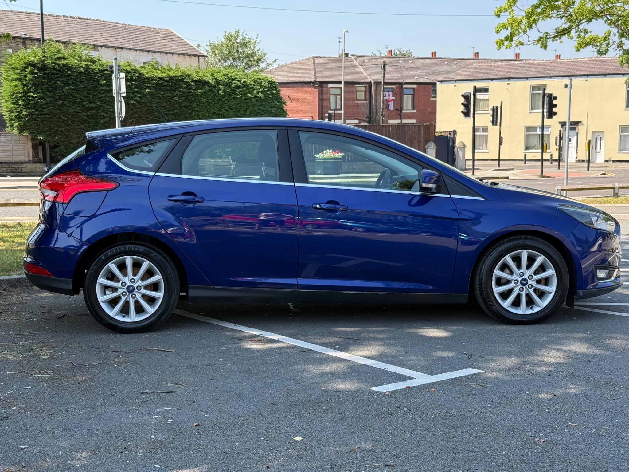 Ford Focus - Image 8