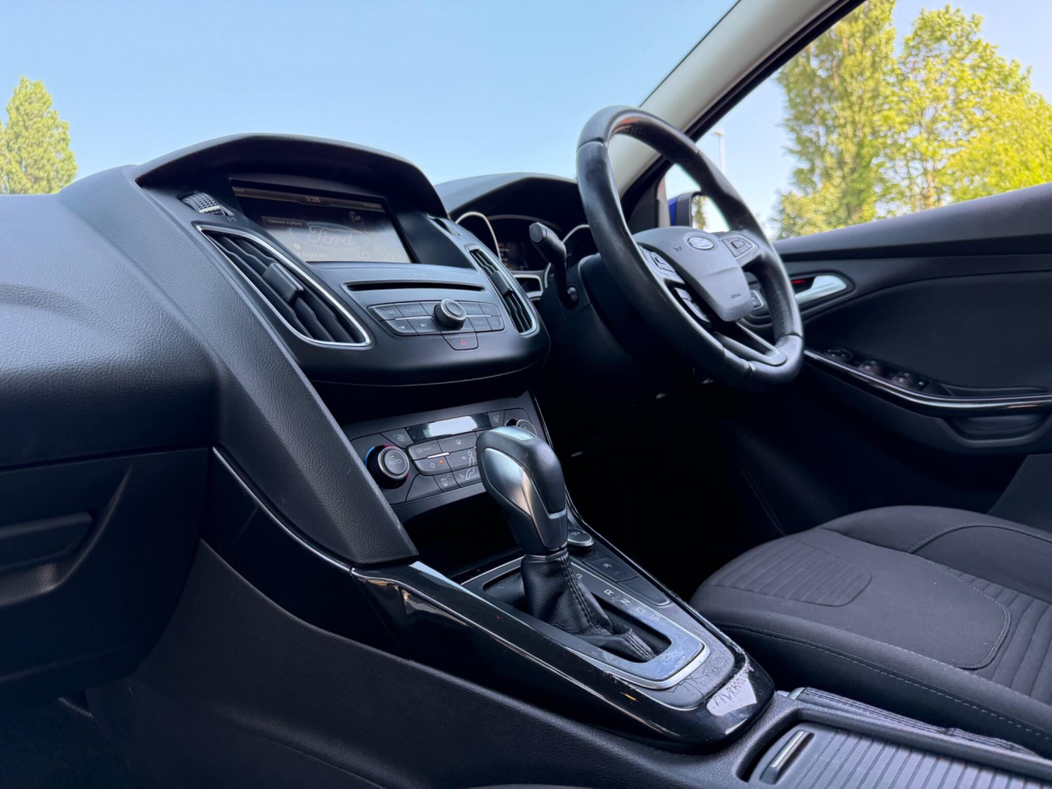 Ford Focus - Image 10