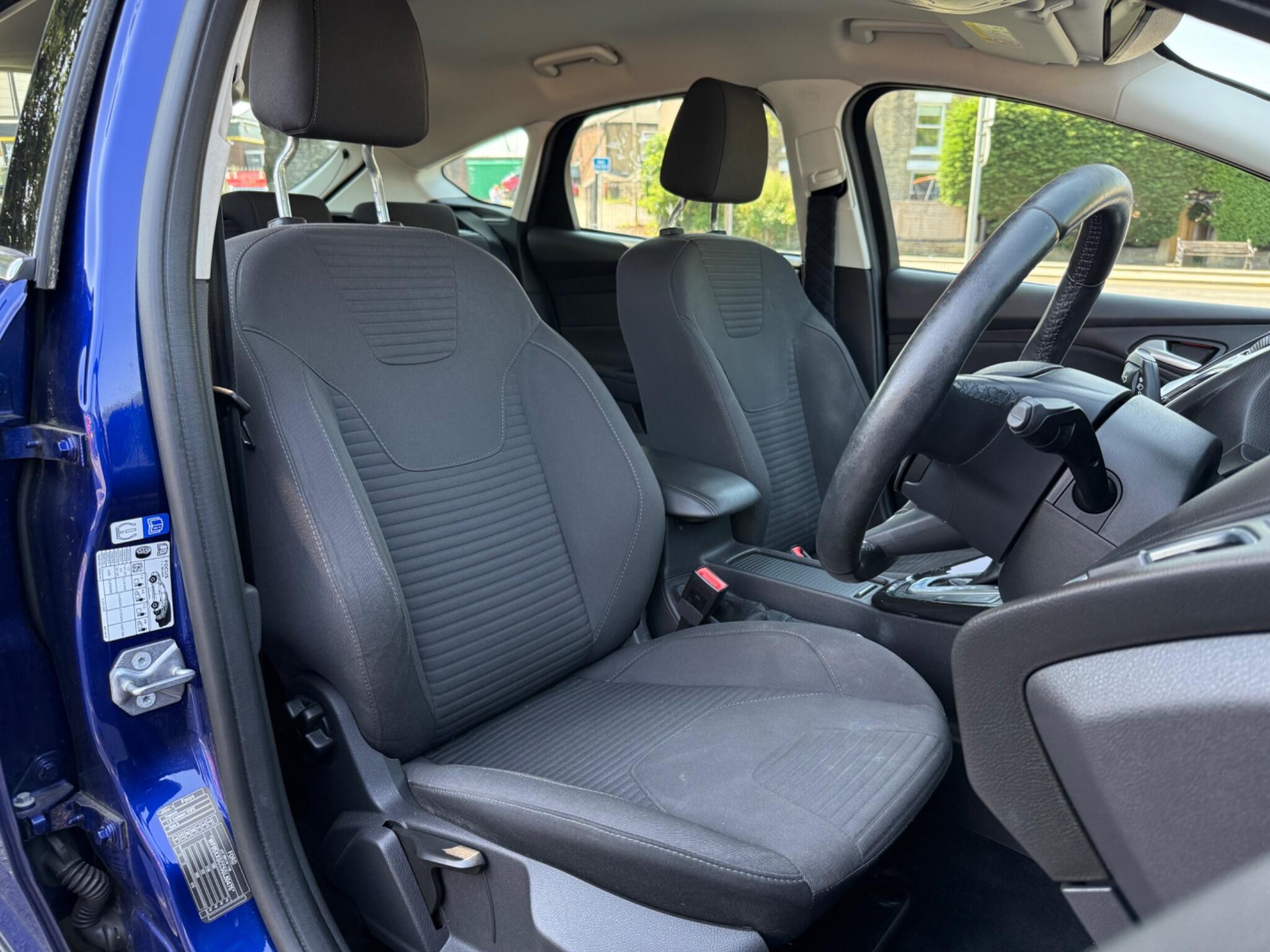 Ford Focus - Image 14
